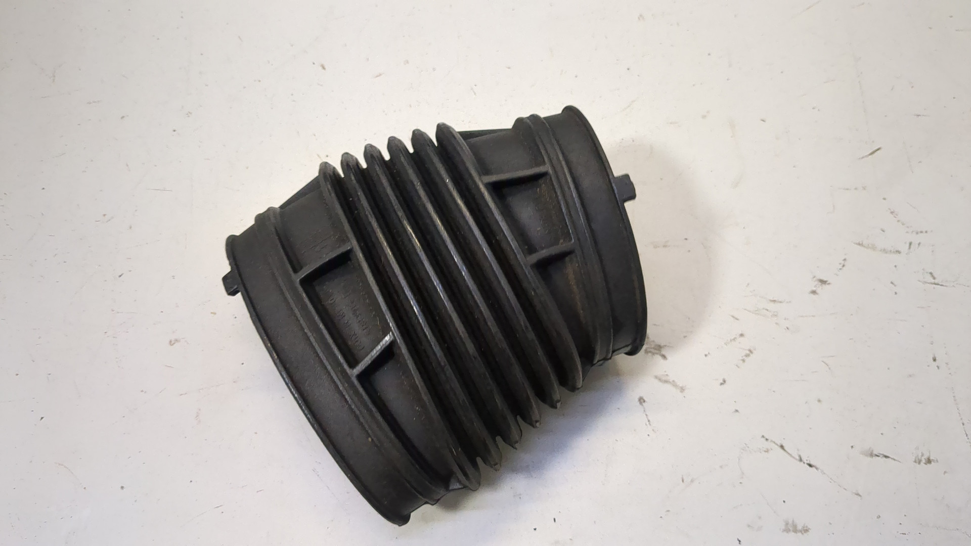 Патрубок воздушного фильтра