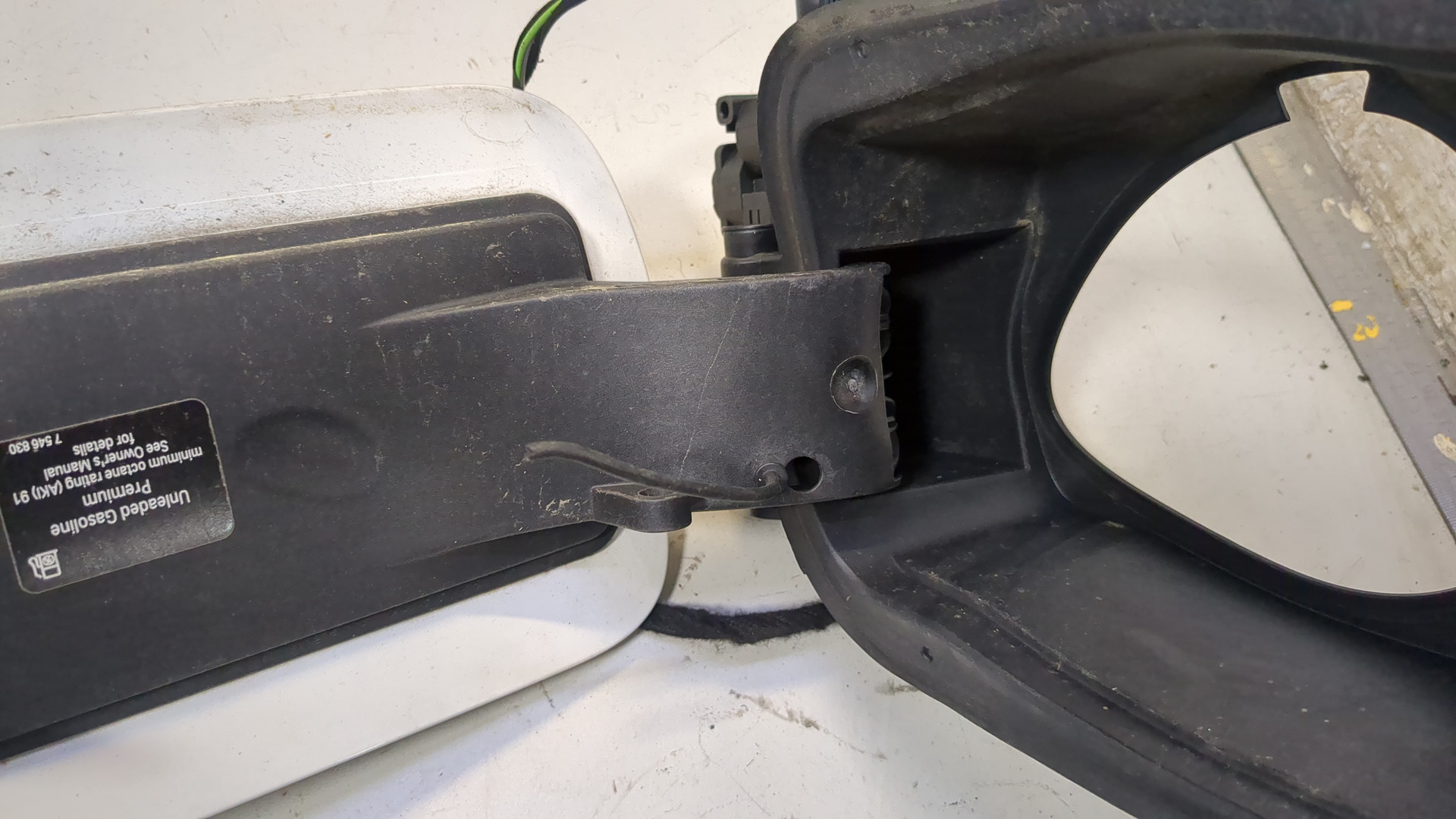 Лючок бензобака