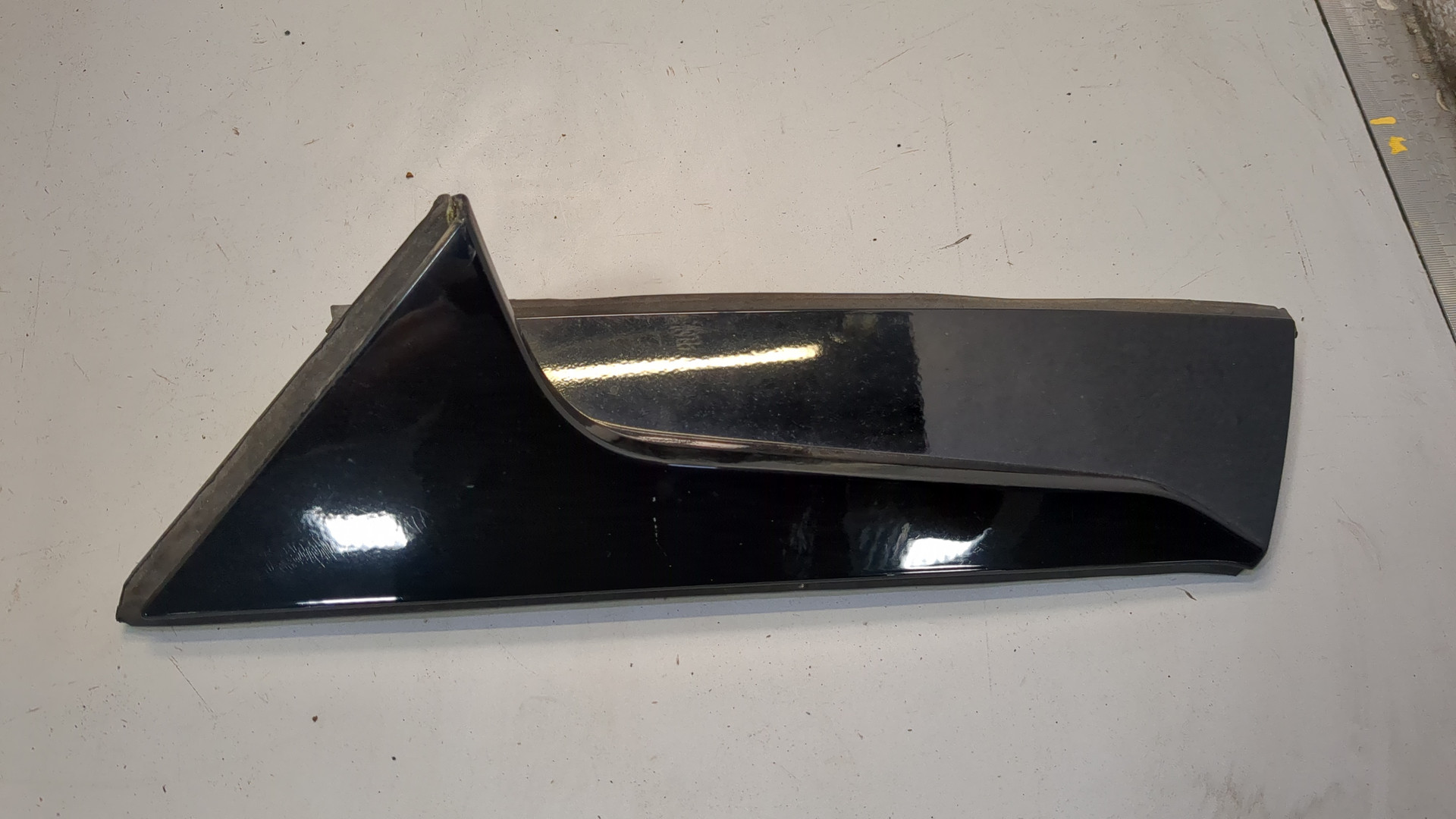 Накладка крышки багажника