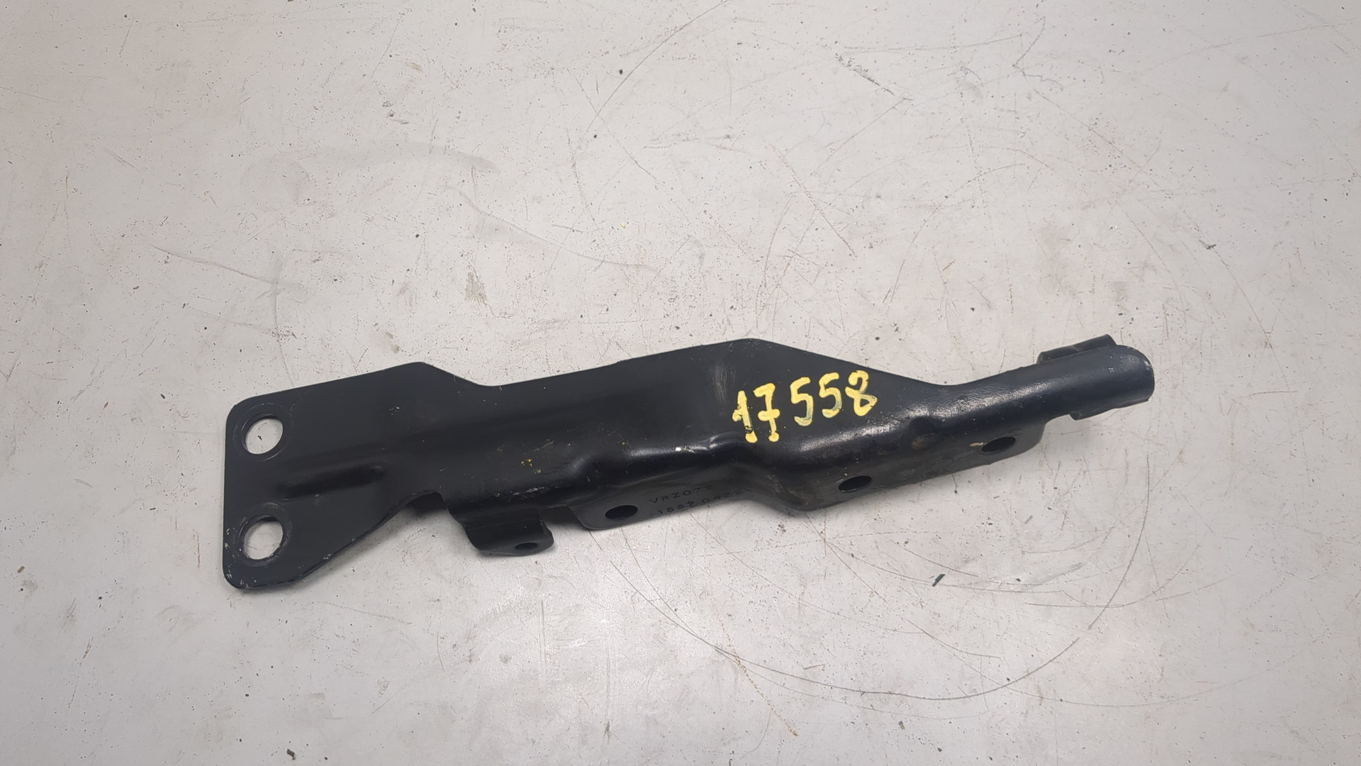 Кронштейн крепления крыла