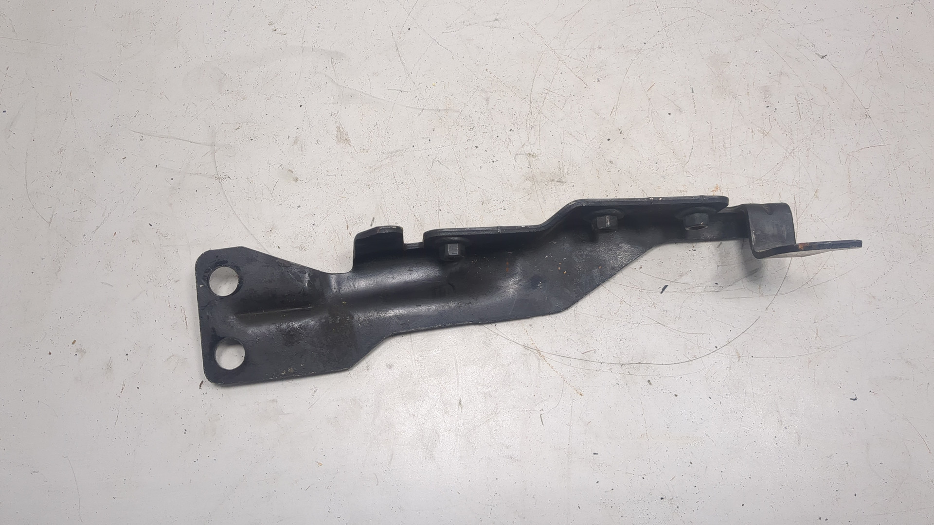 Кронштейн крепления крыла