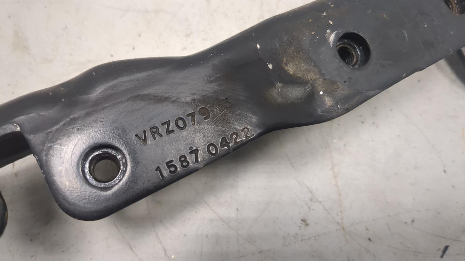 Кронштейн крепления крыла