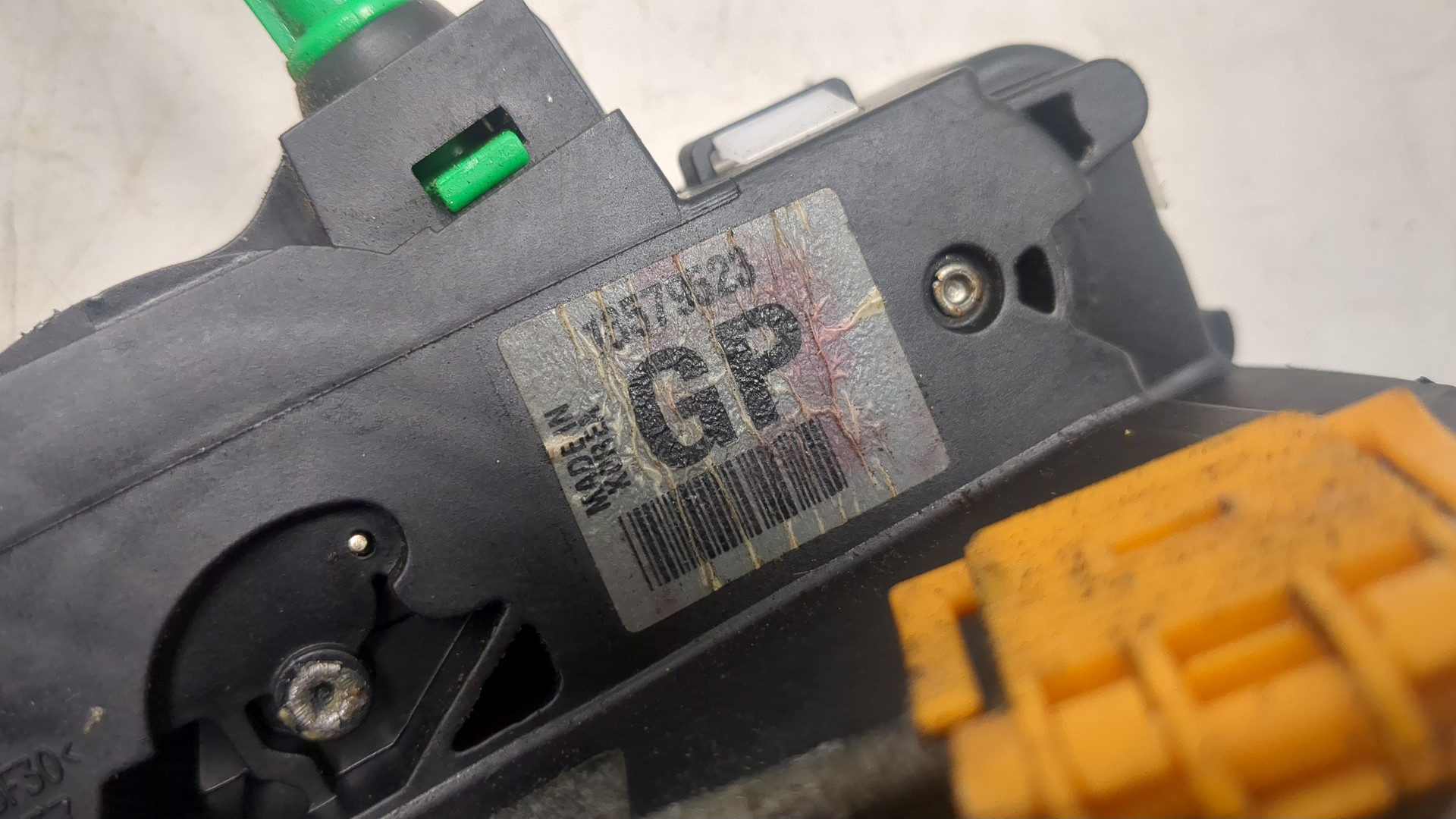 Замок двери передней правой