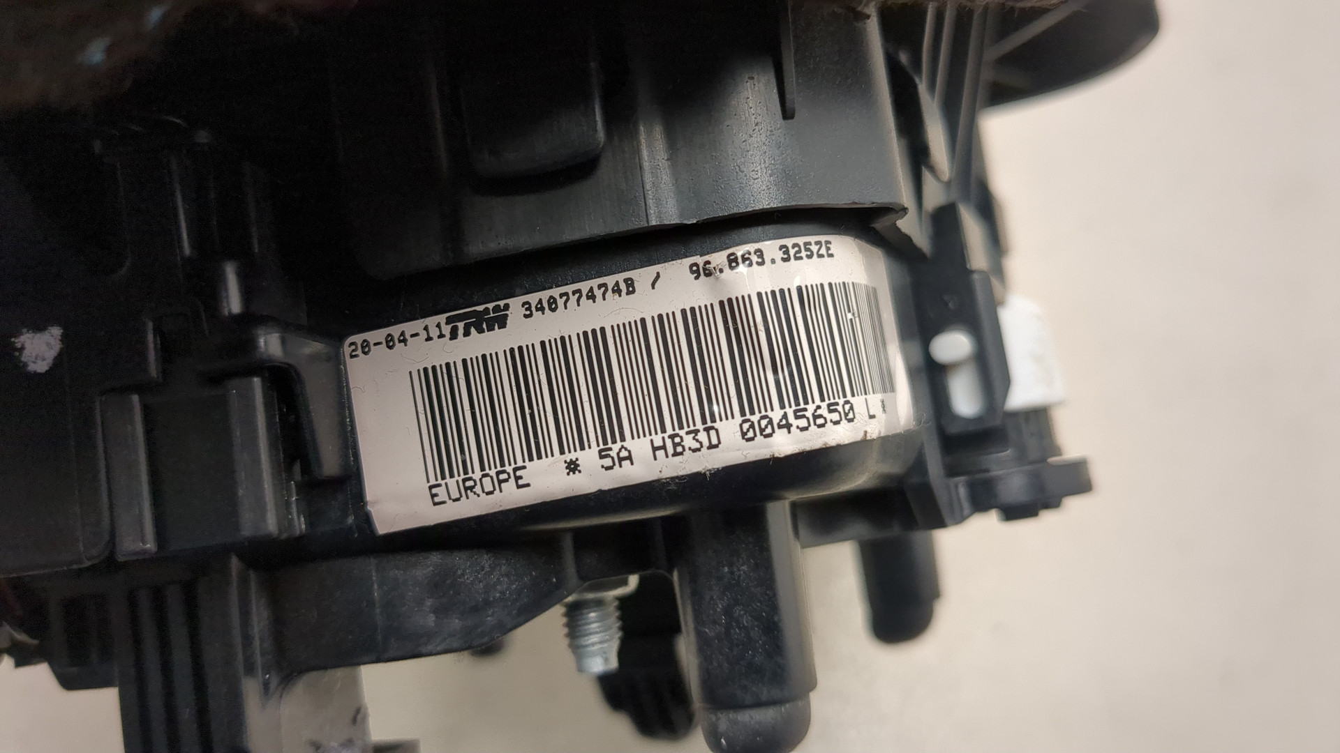 Подушка безопасности в рулевое колесо