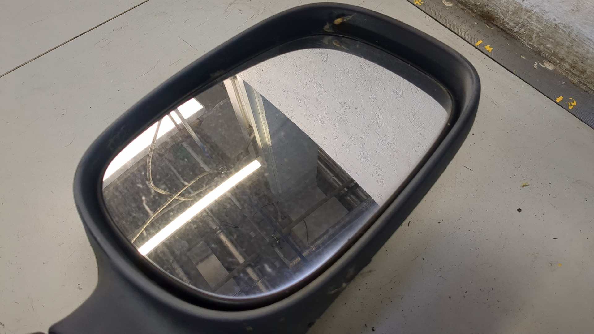 Зеркало правое электрическое