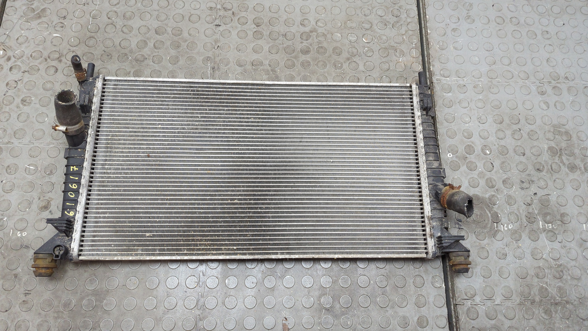 Радиатор охлаждения двигателя основной