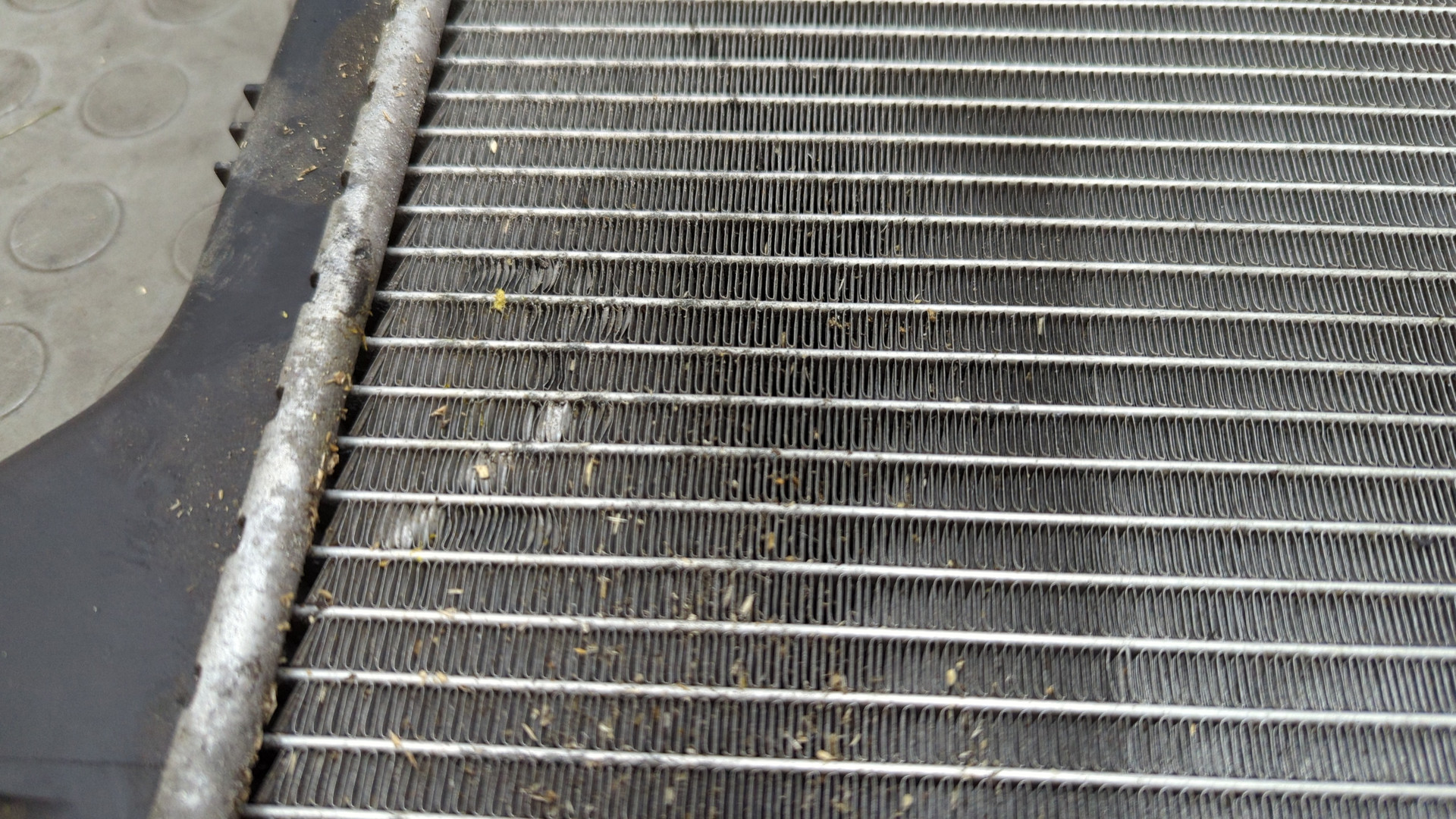 Радиатор охлаждения двигателя основной