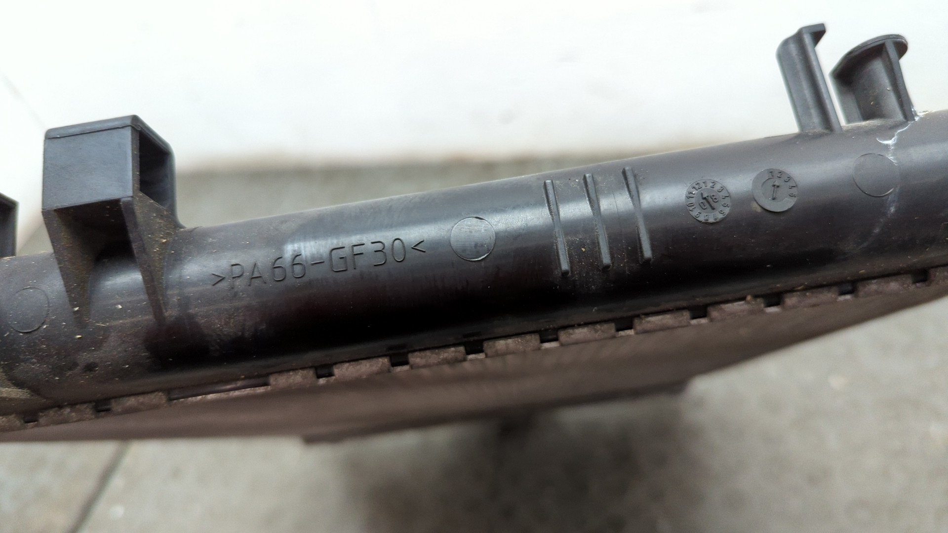 Радиатор охлаждения двигателя основной