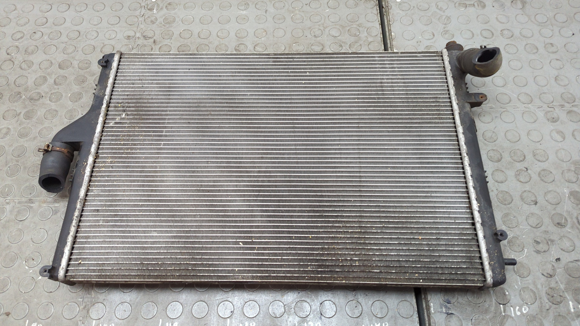 Радиатор охлаждения двигателя основной