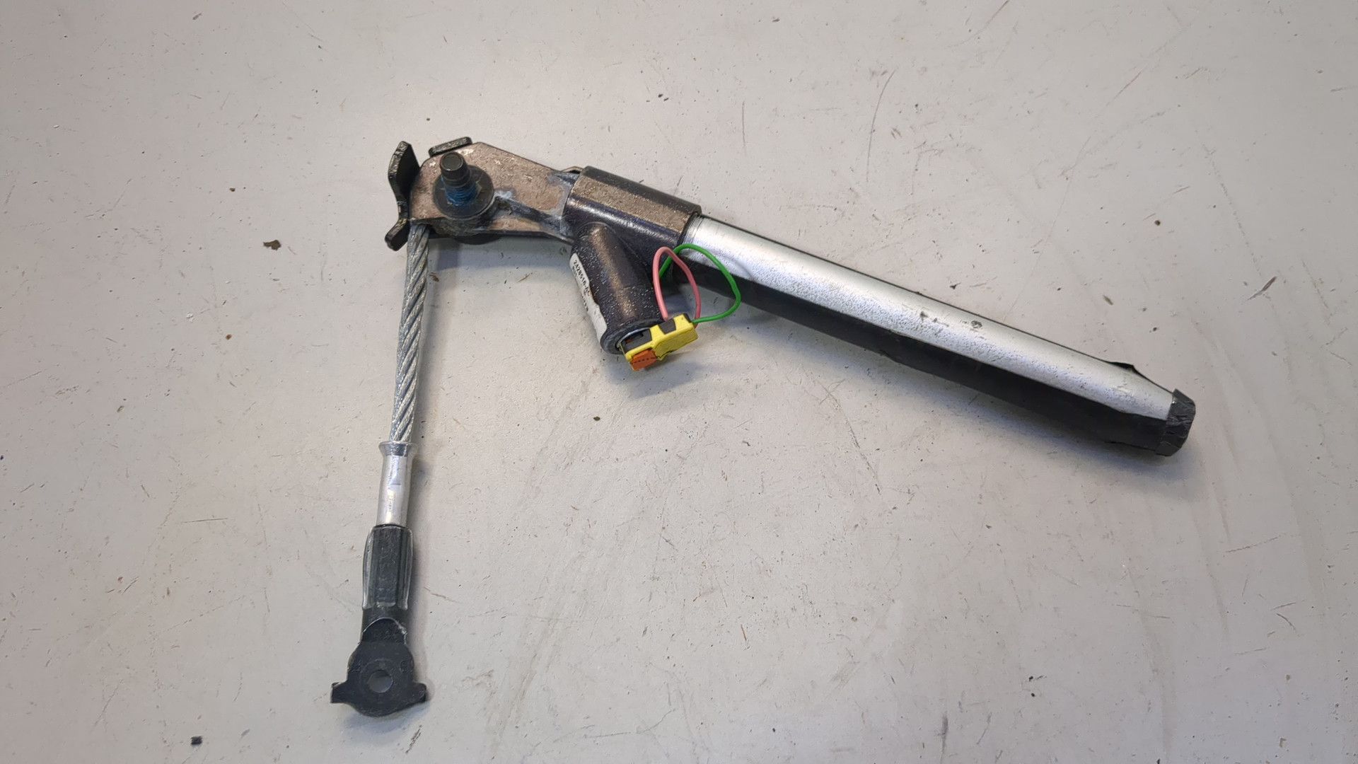 Преднатяжитель ремня безопасности