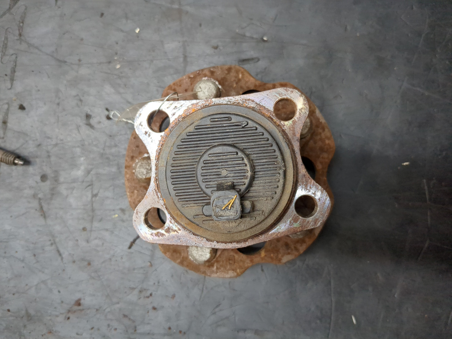 Кулак поворотный задний правый