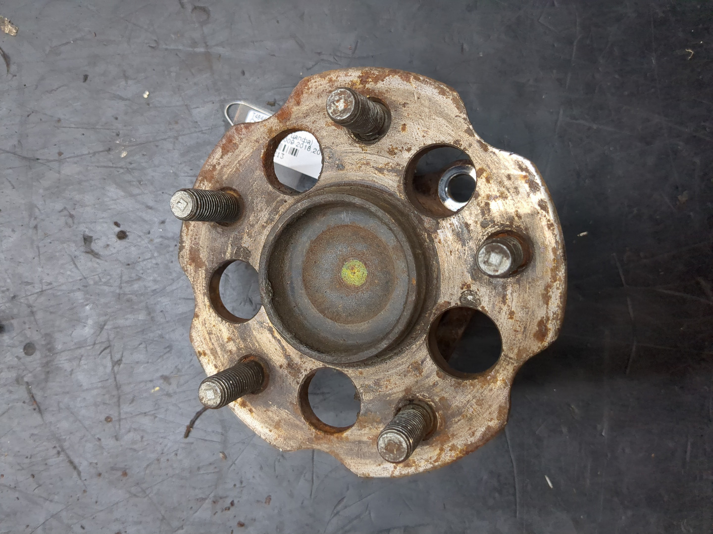 Кулак поворотный задний правый