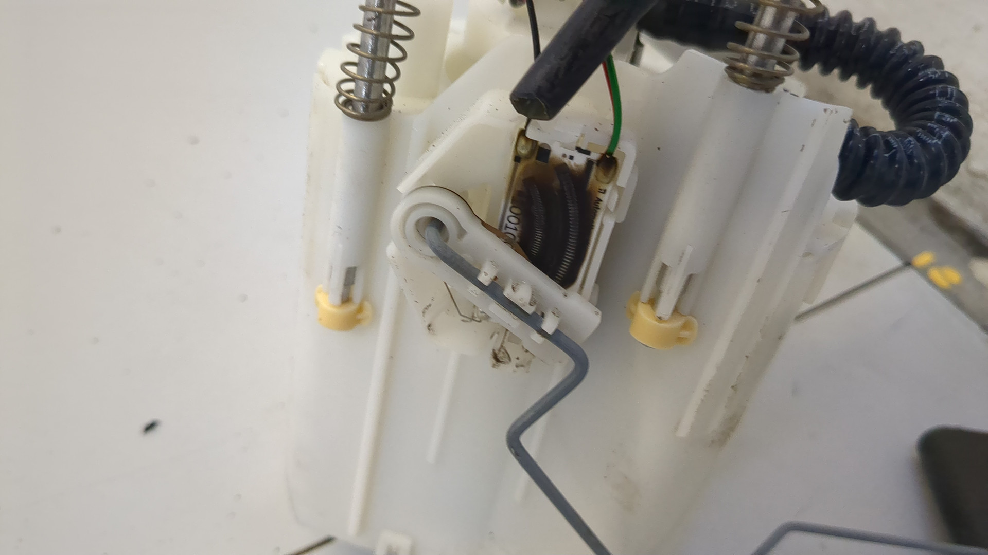 Насос топливный электрический