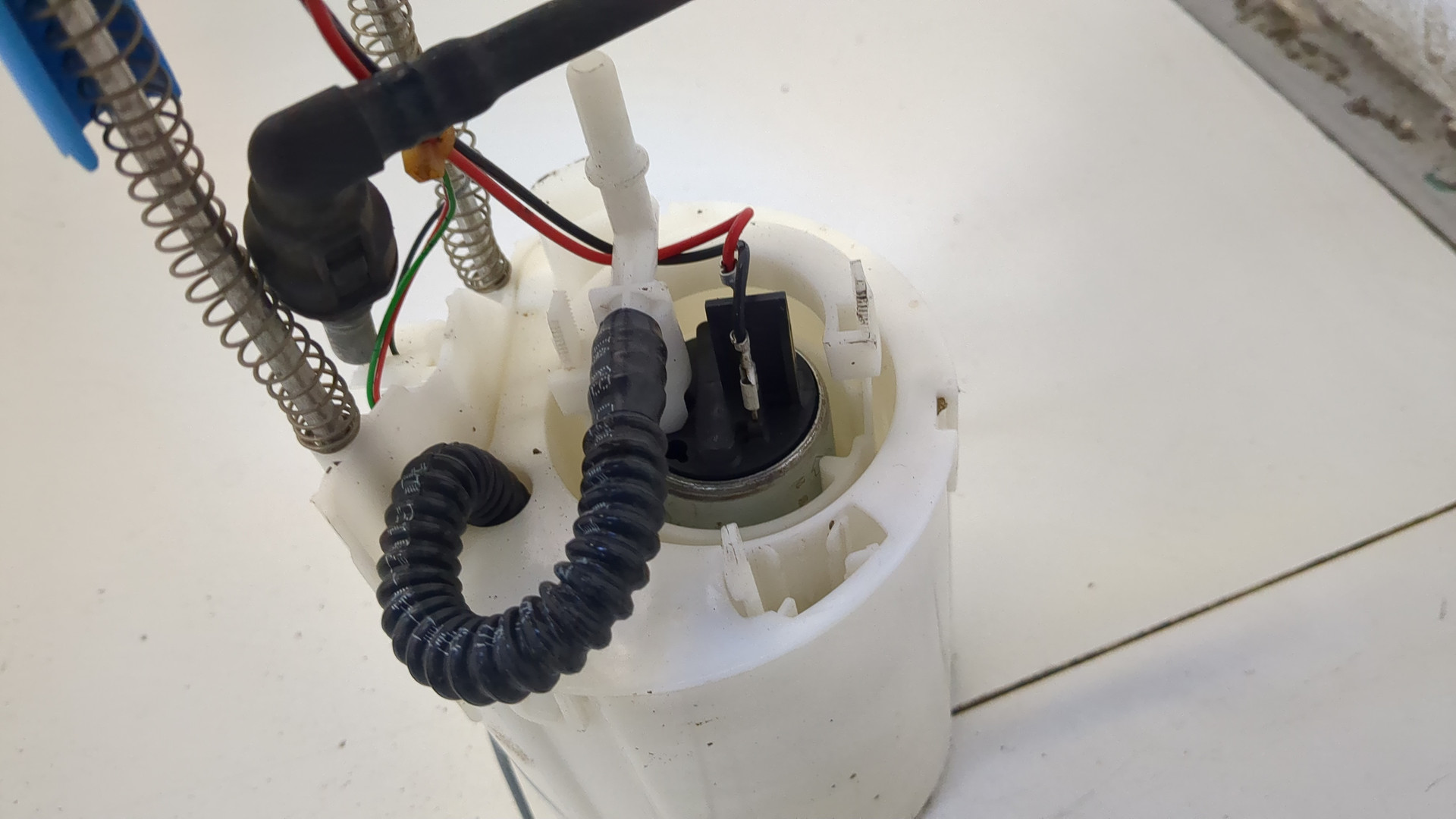 Насос топливный электрический