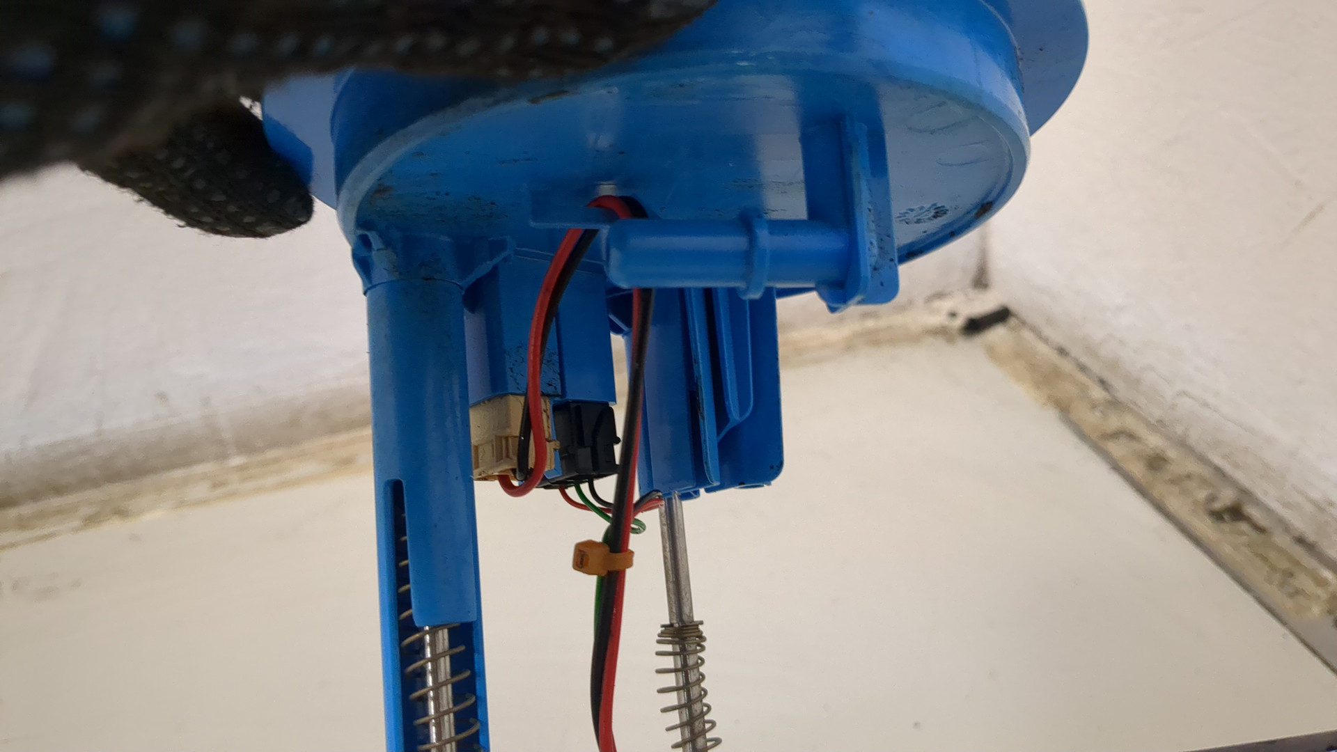 Насос топливный электрический