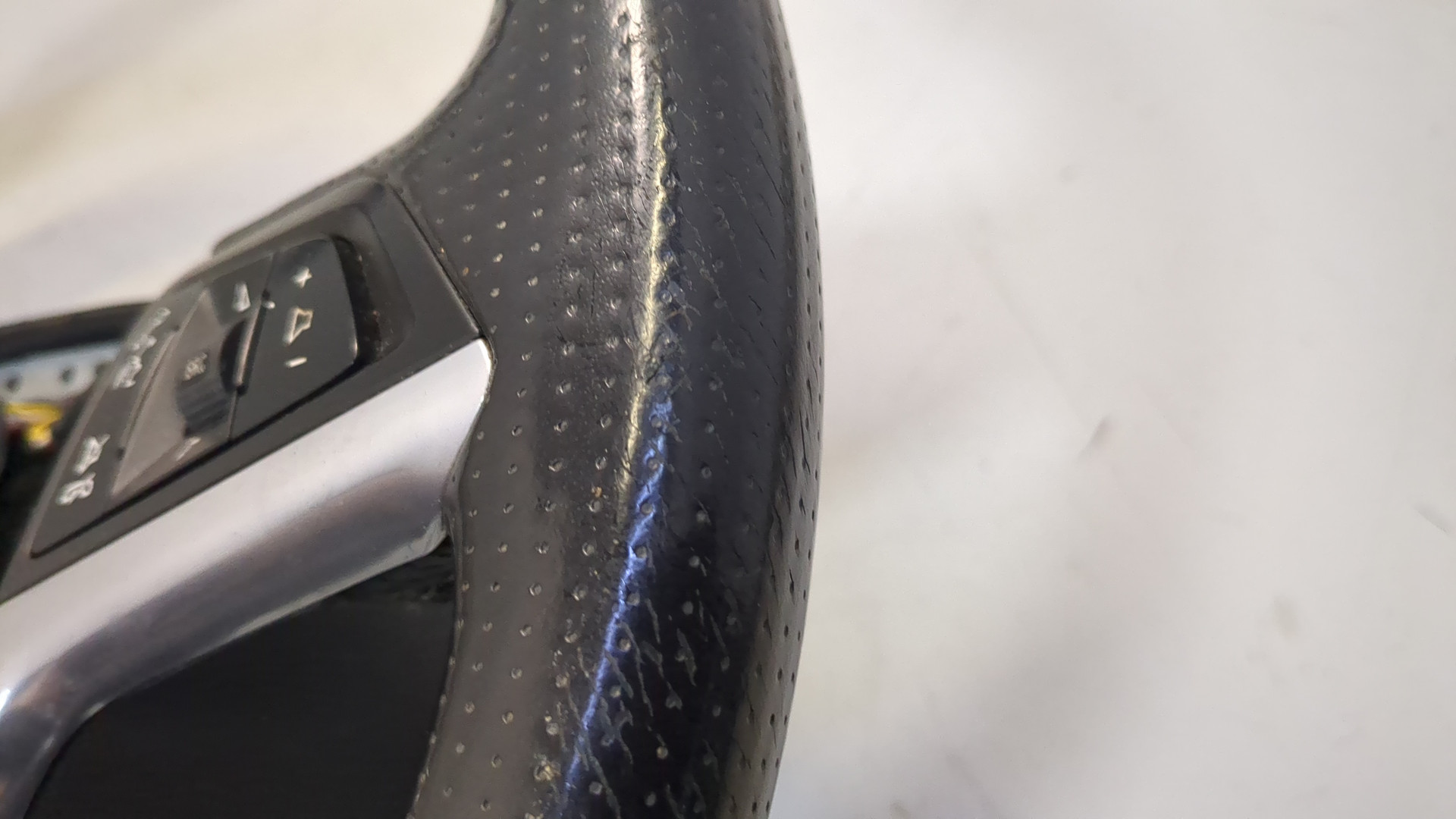 Рулевое колесо (руль)