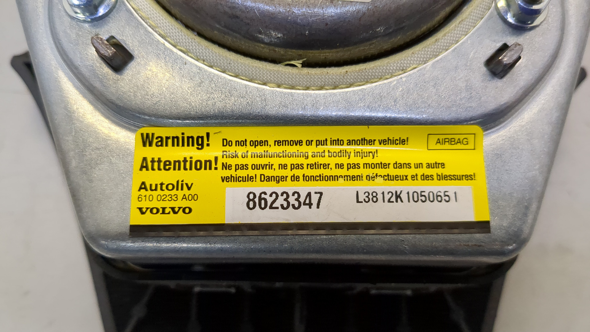 Подушка безопасности в рулевое колесо