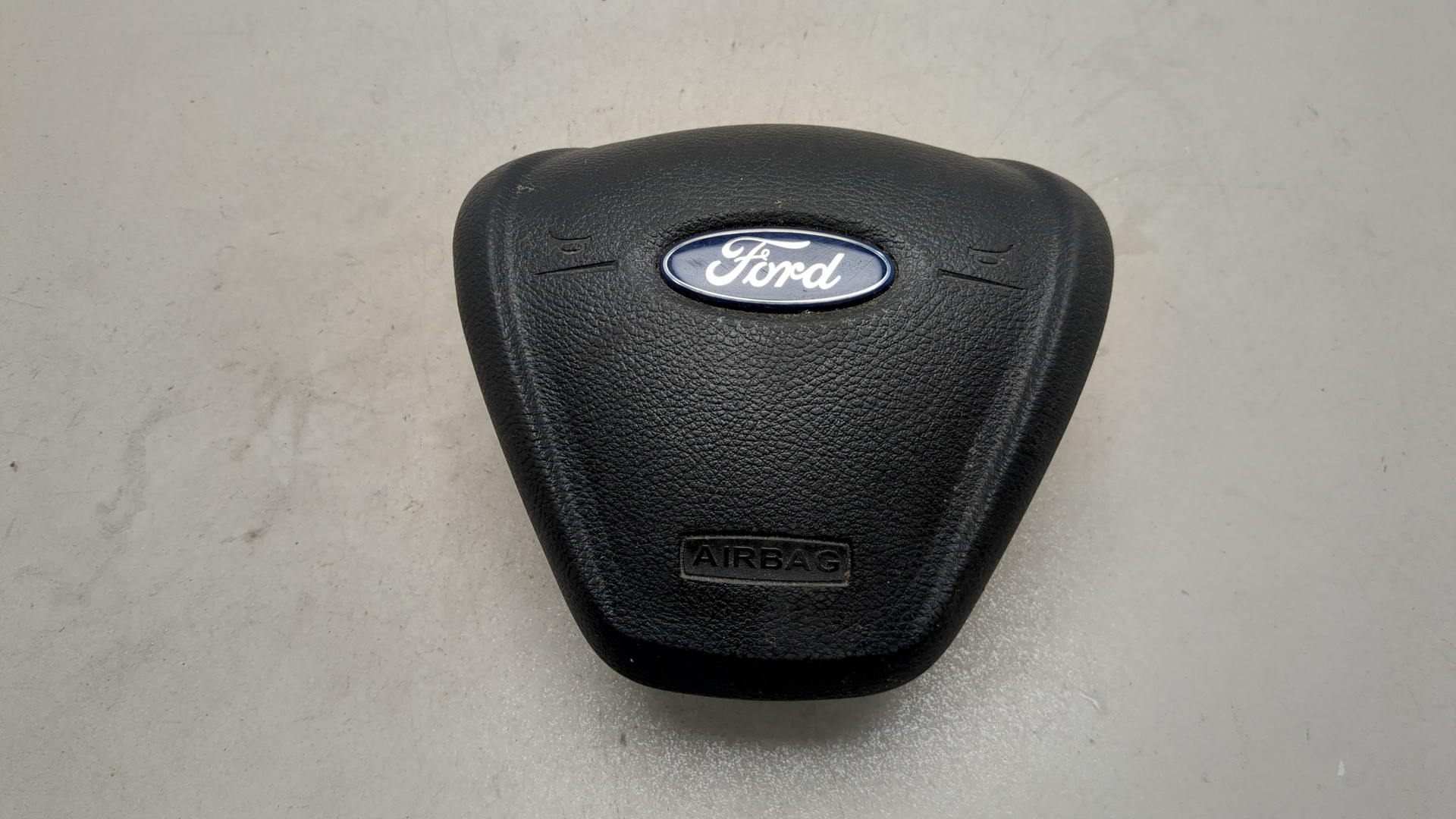 Подушка безопасности в рулевое колесо