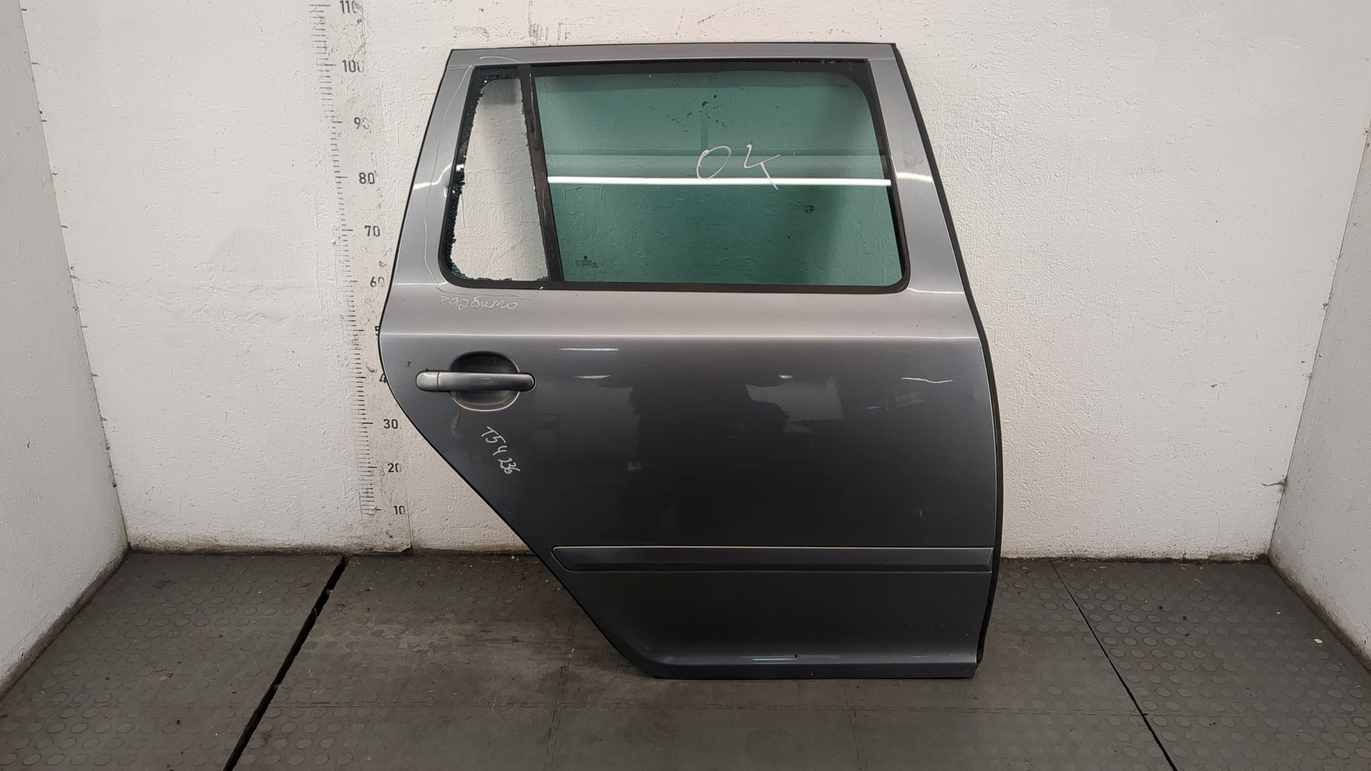 Дверь задняя правая