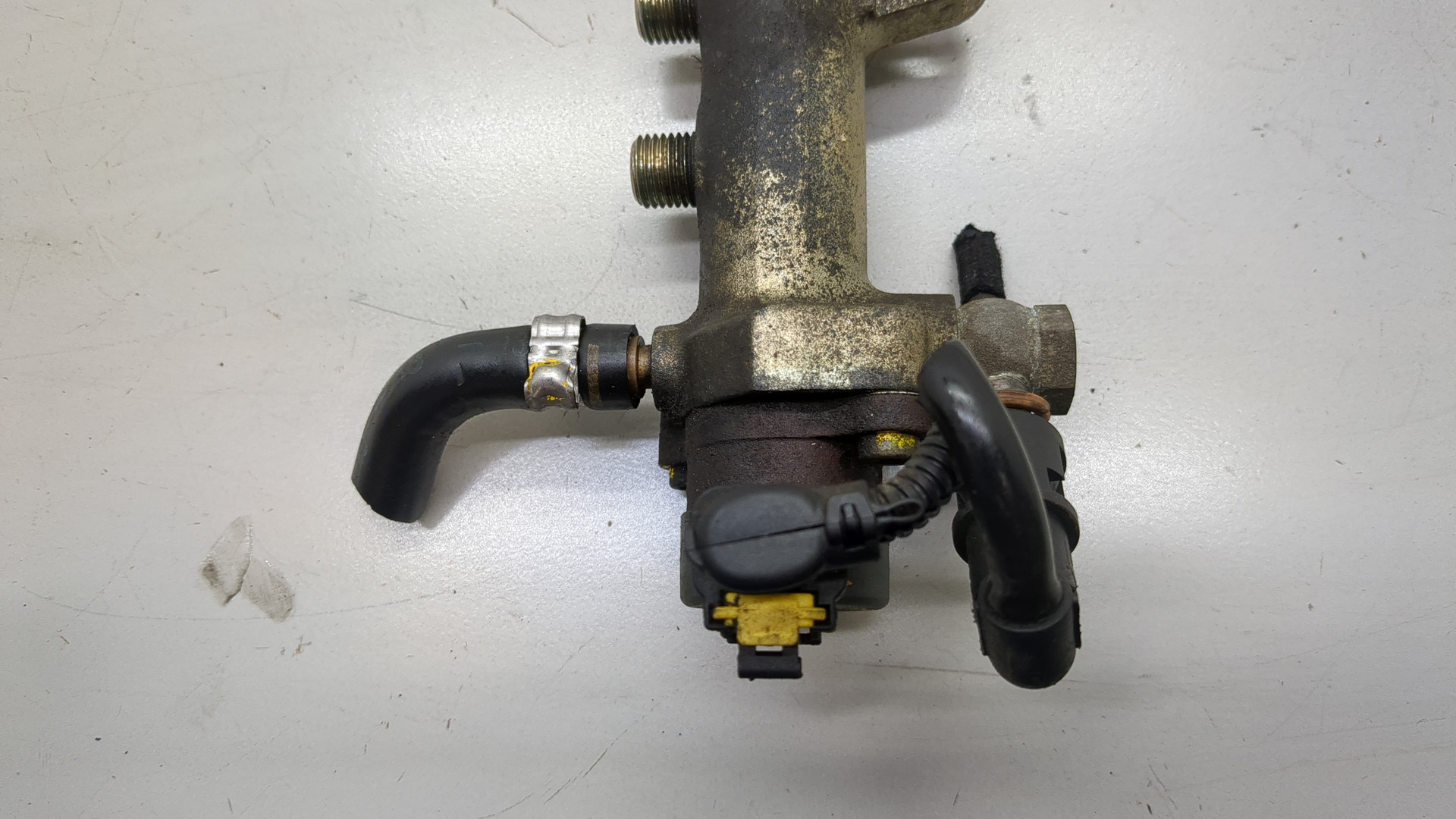 Рейка топливная (рампа)