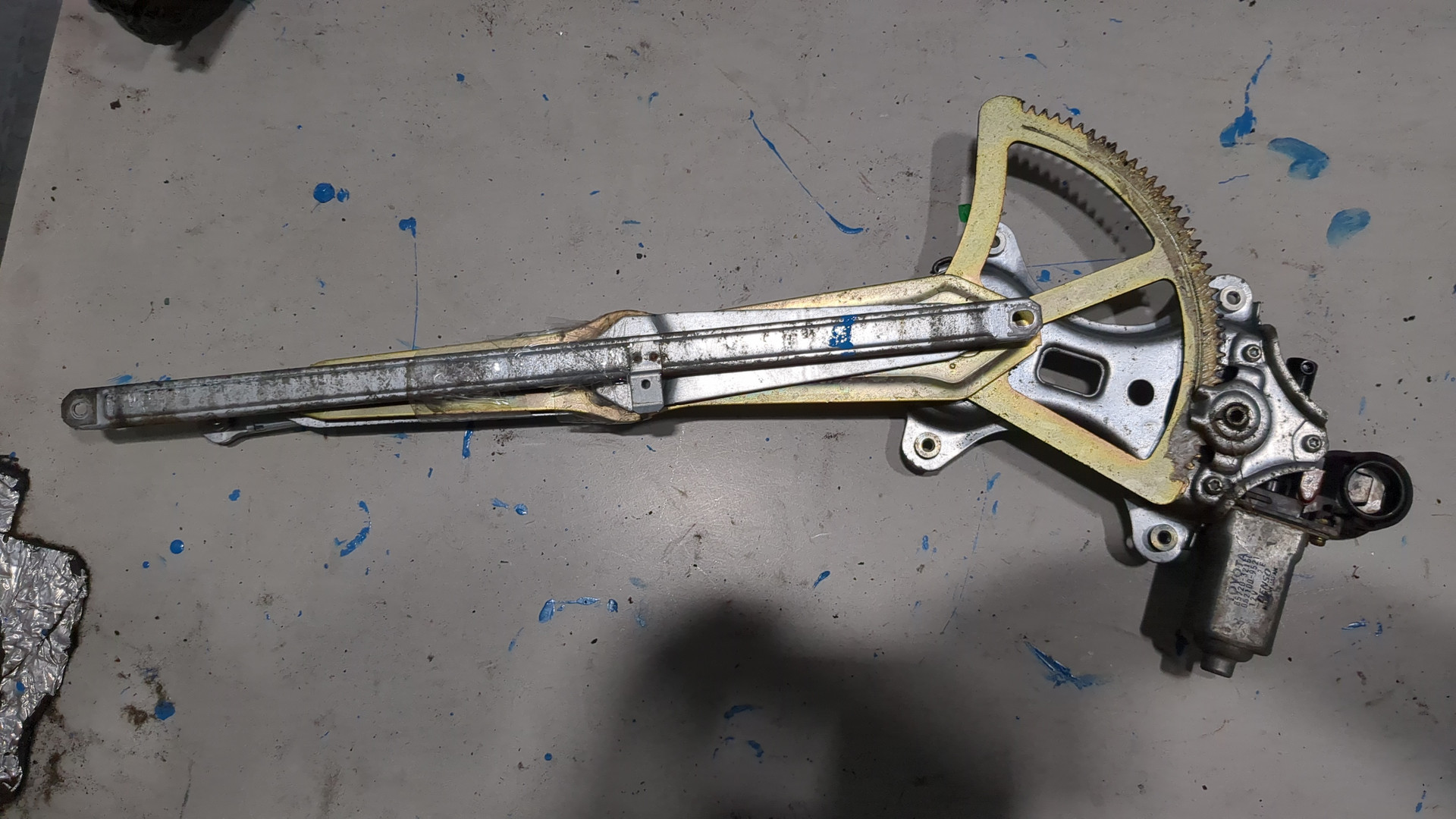 Стеклоподъемник электр. передний левый