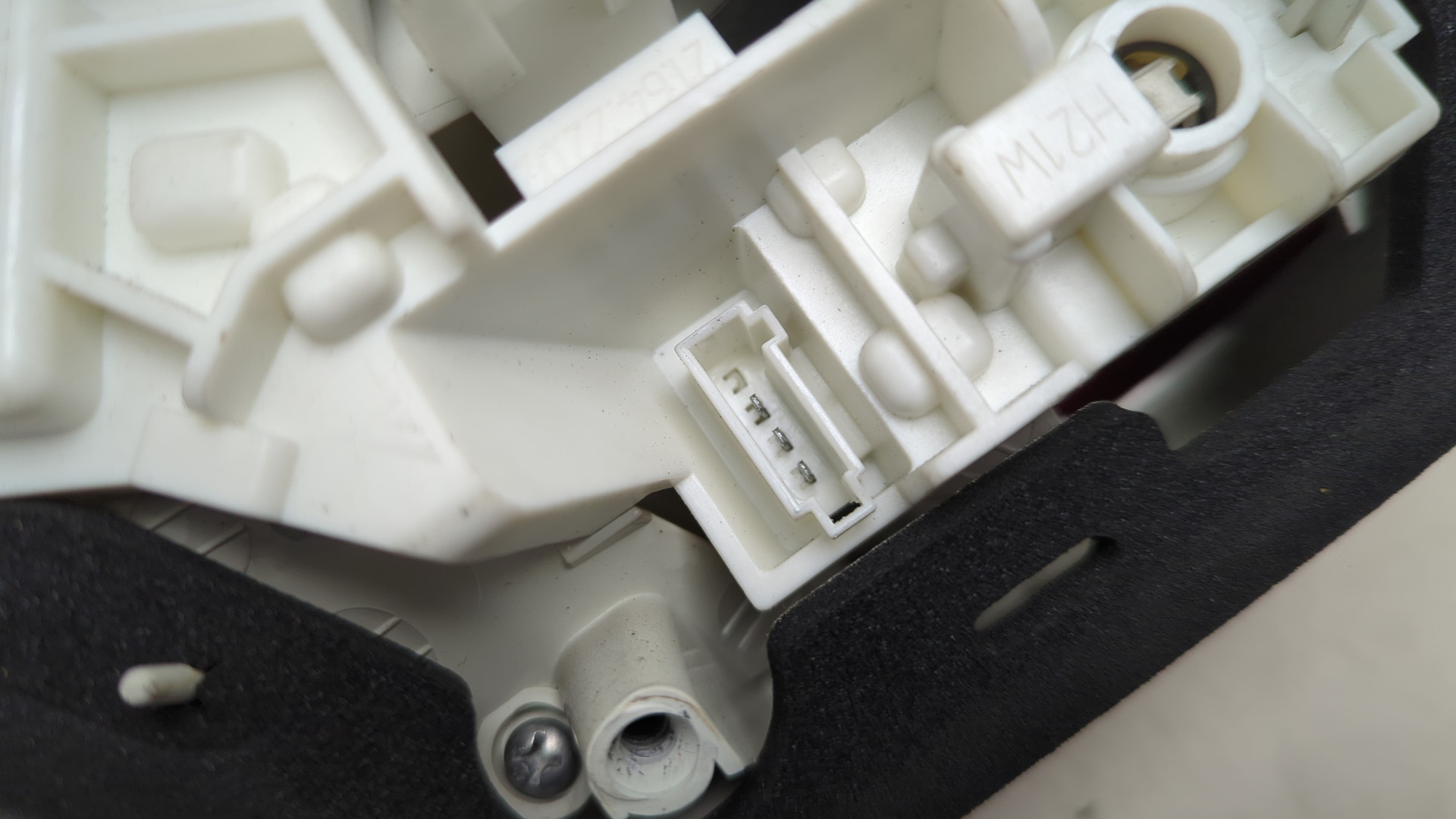 Фонарь задний внутренний правый