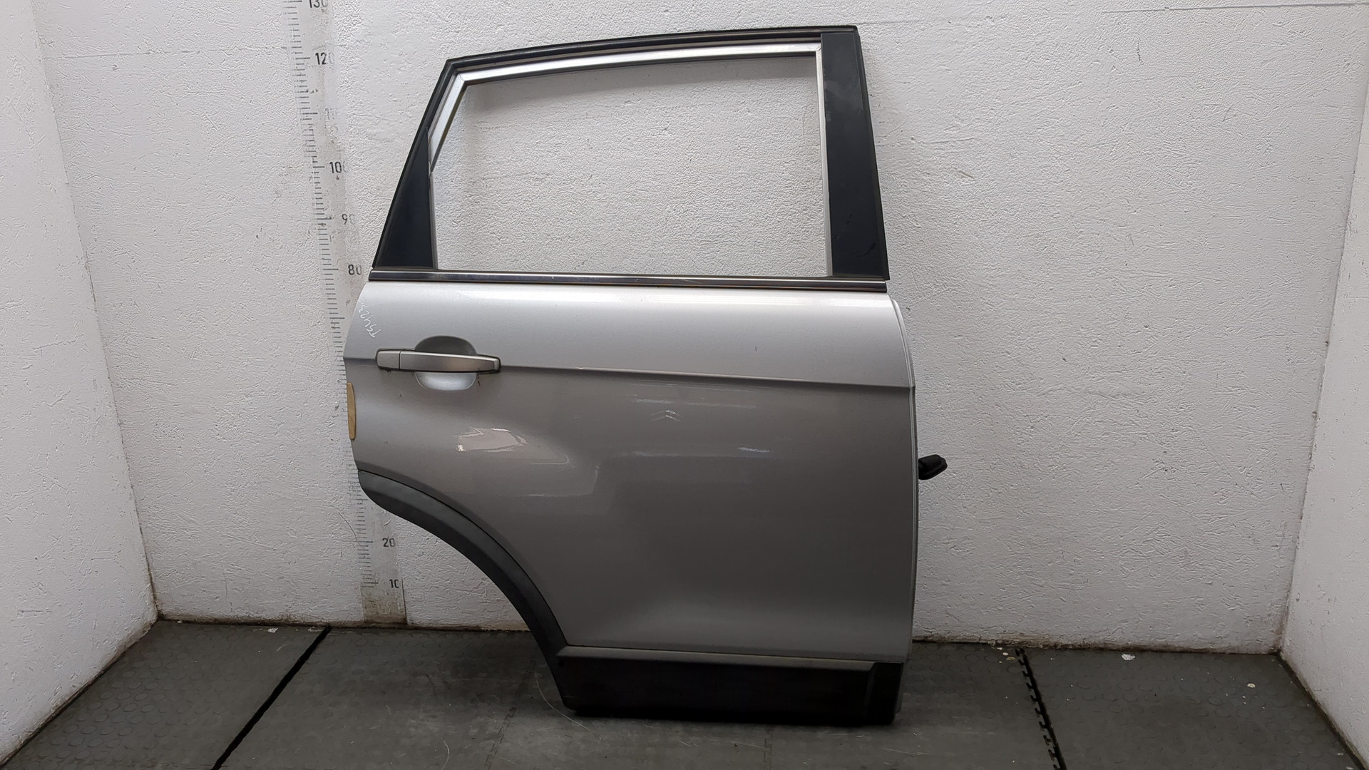 Дверь задняя правая