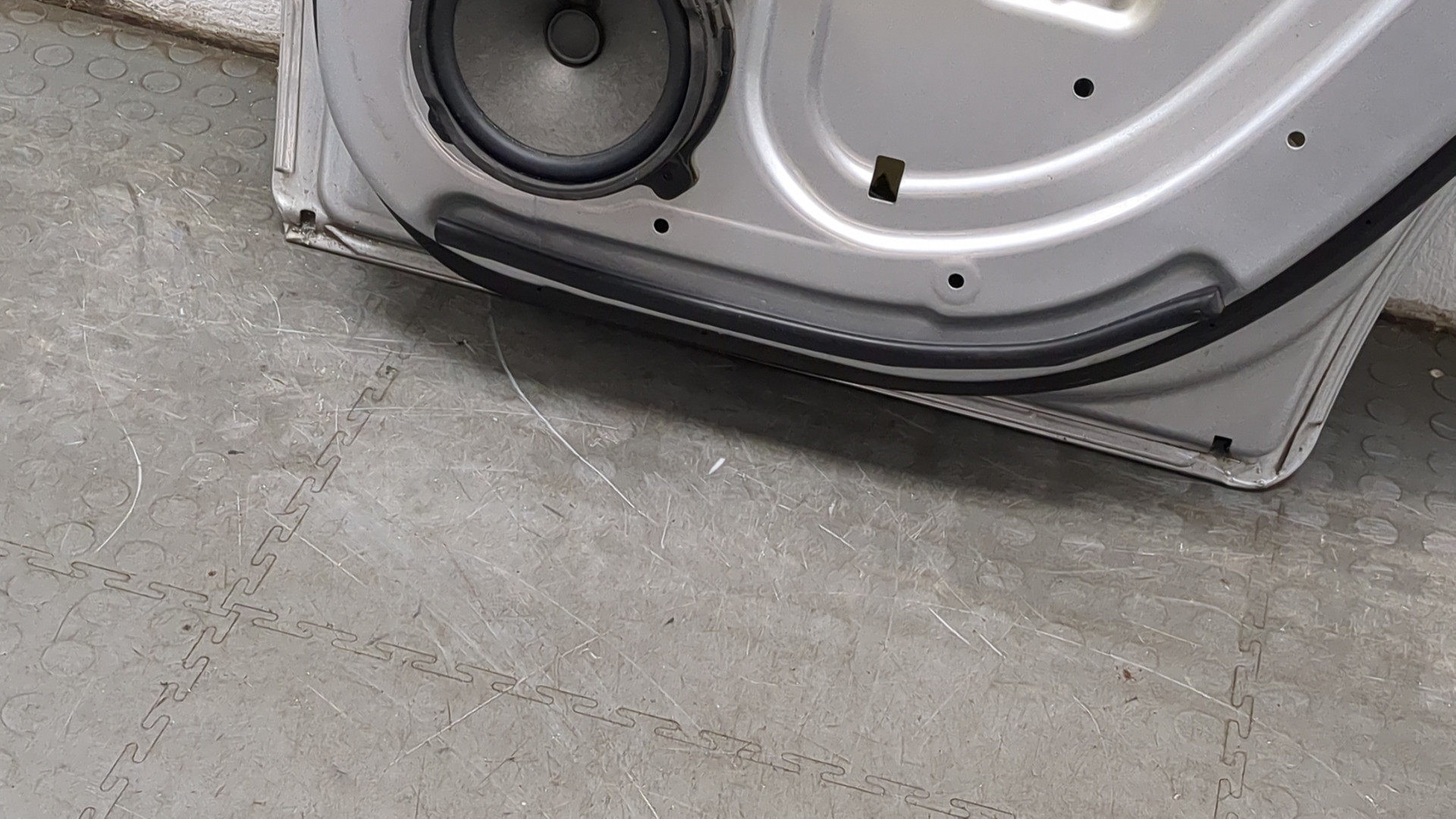 Дверь задняя правая