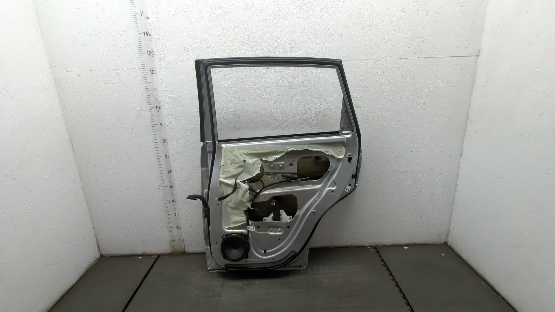 Дверь задняя правая