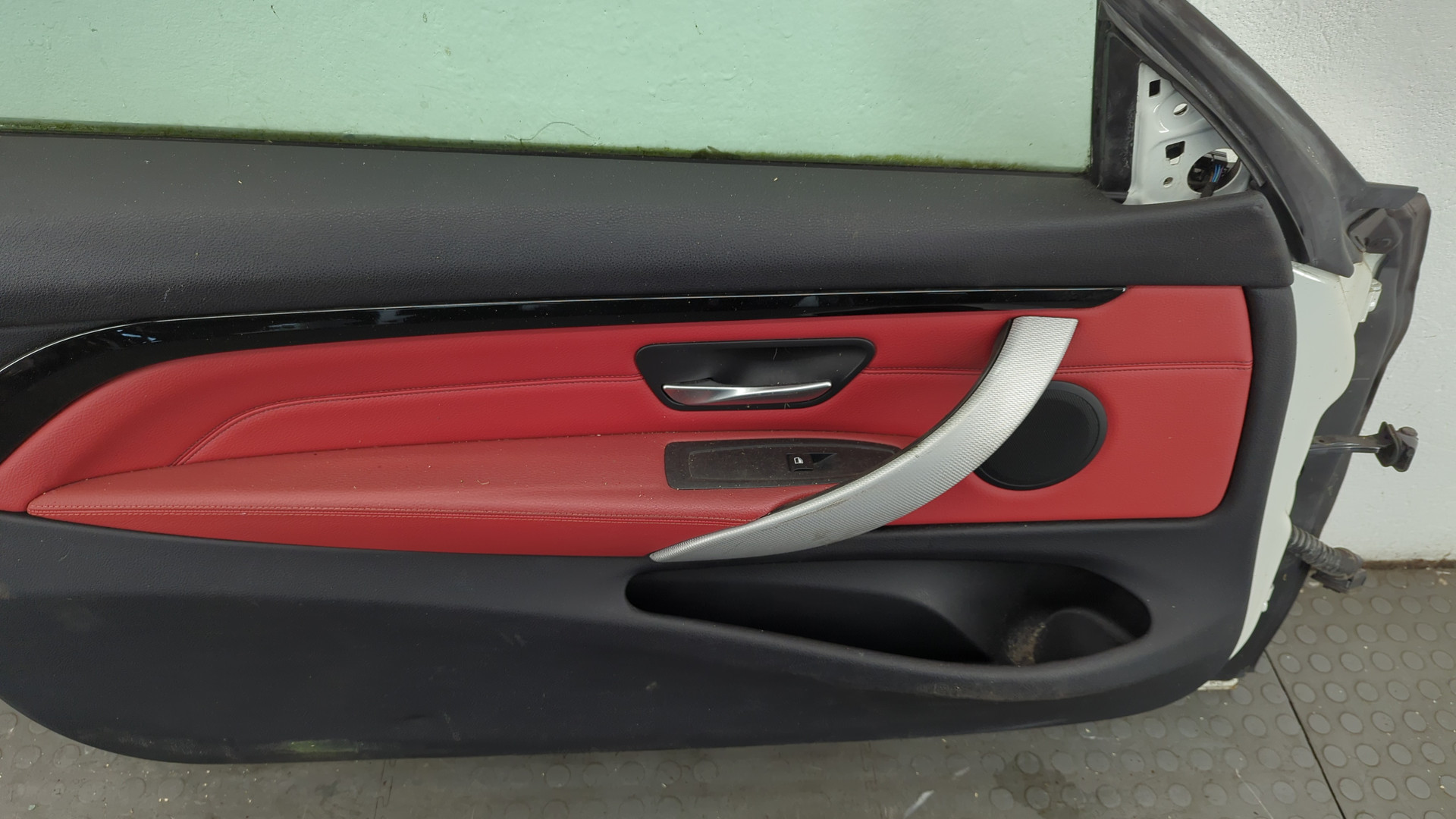 Дверь передняя левая