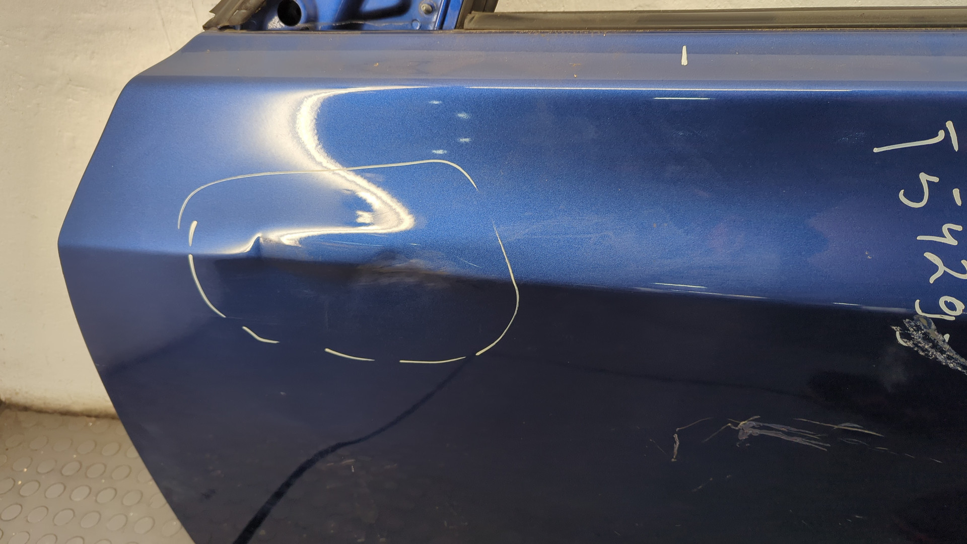 Дверь передняя левая