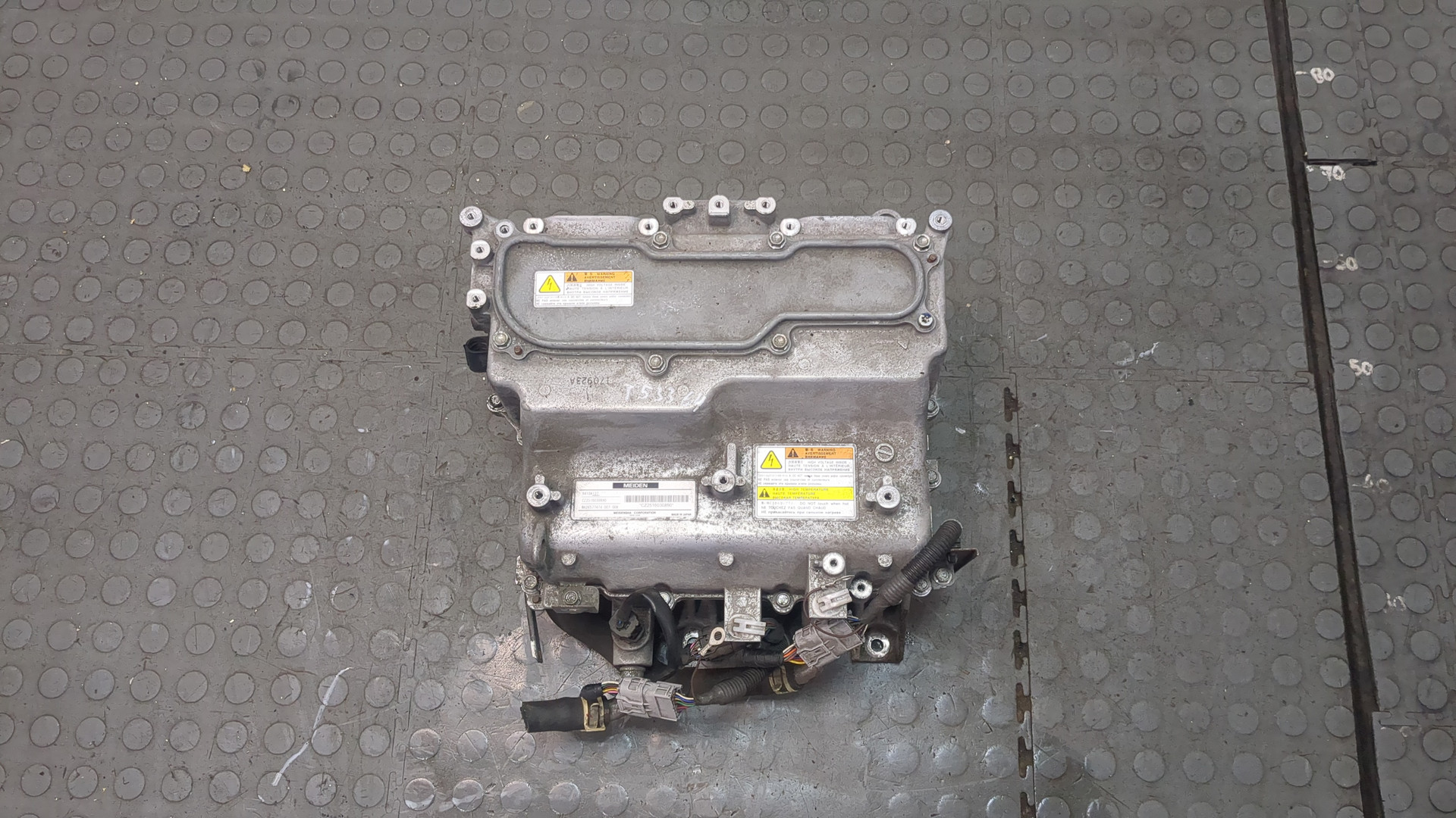 Преобразователь напряжения (адаптер)