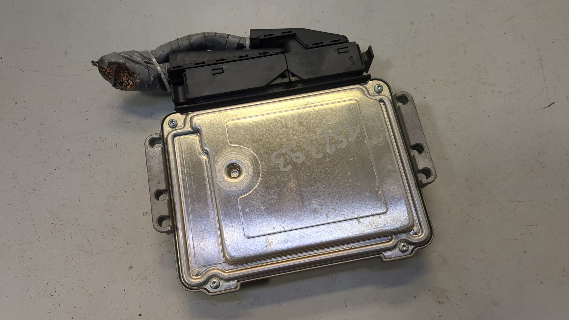 Блок управления двигателем