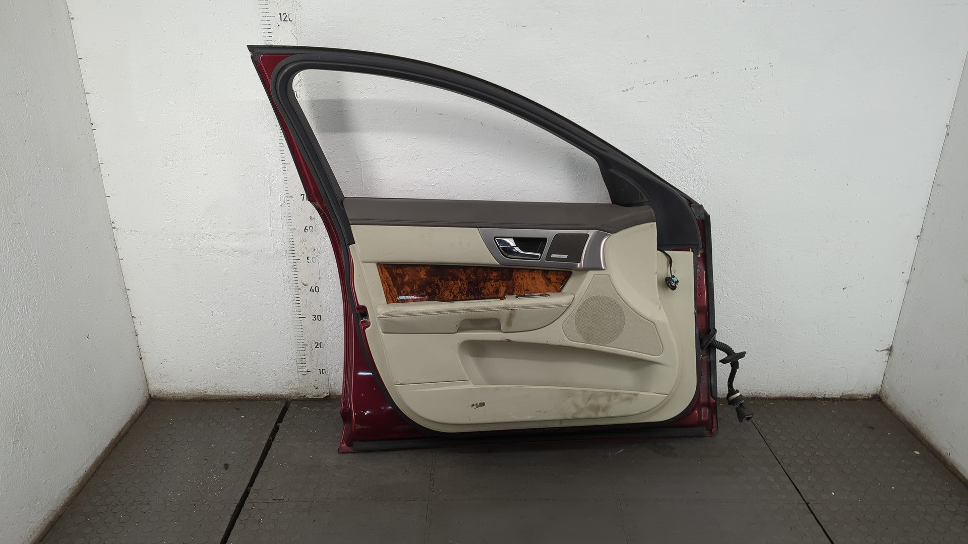 Дверь передняя левая