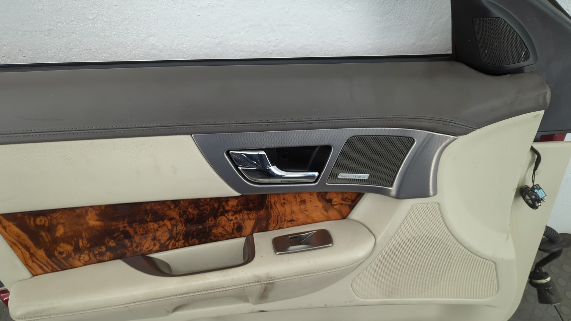 Дверь передняя левая