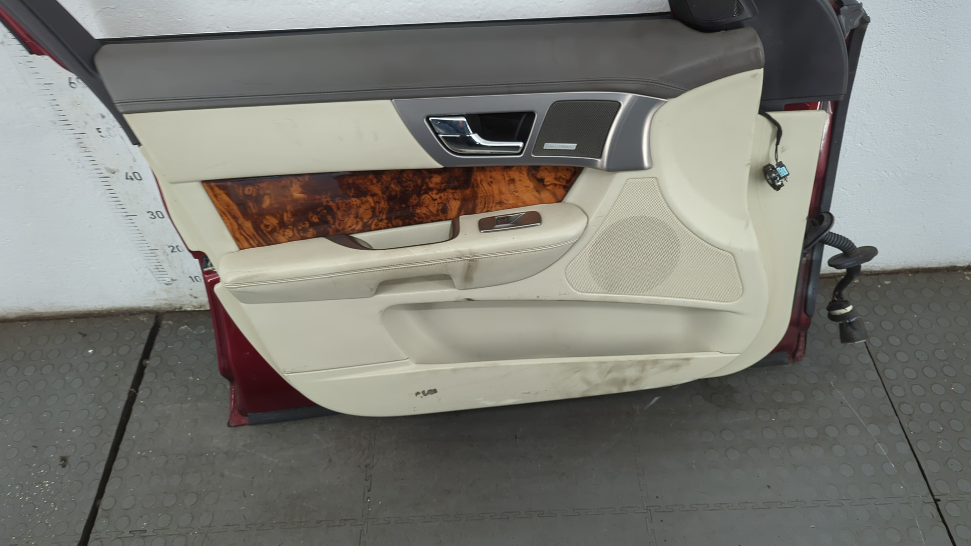 Дверь передняя левая