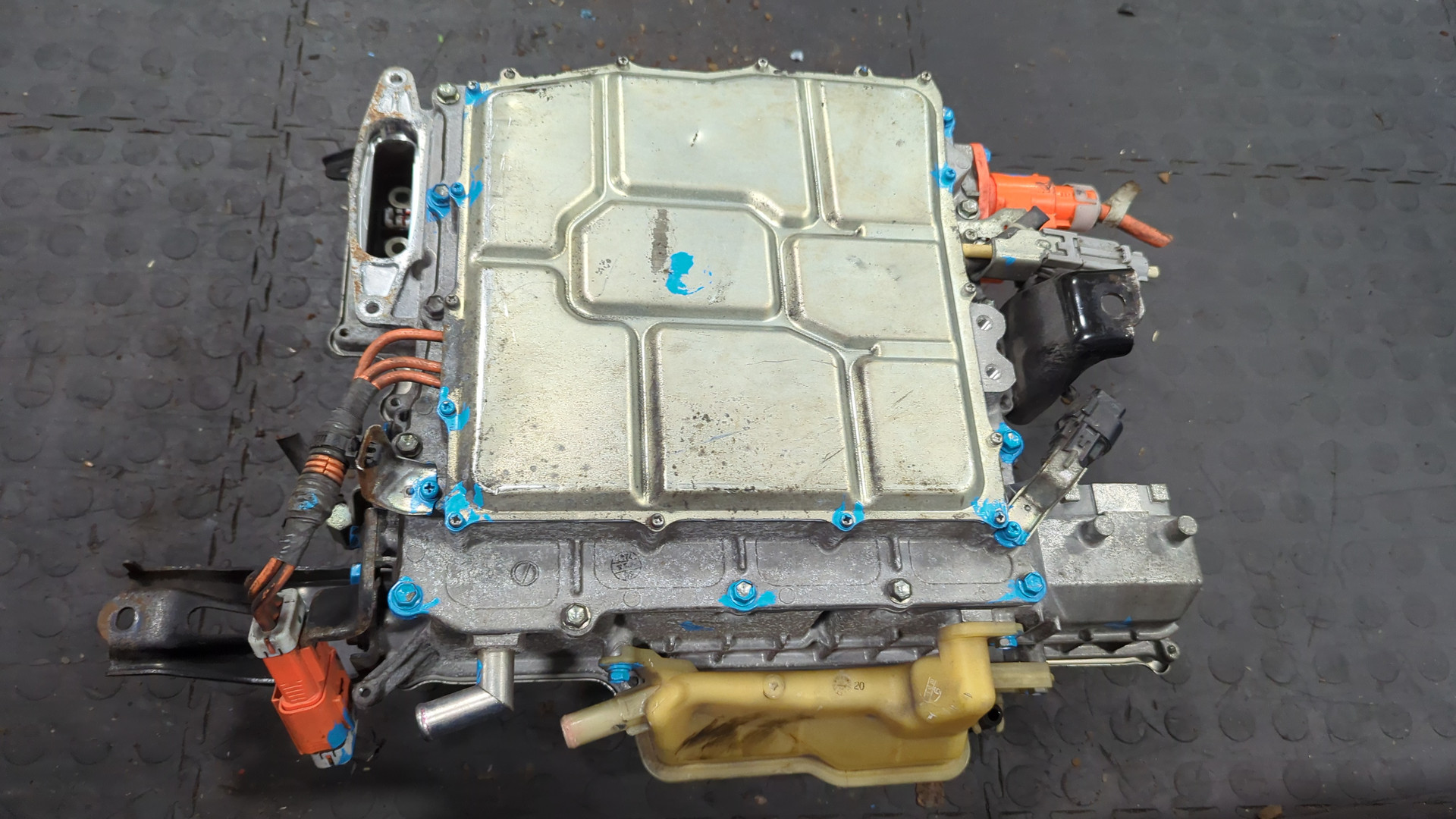 Преобразователь напряжения (адаптер)