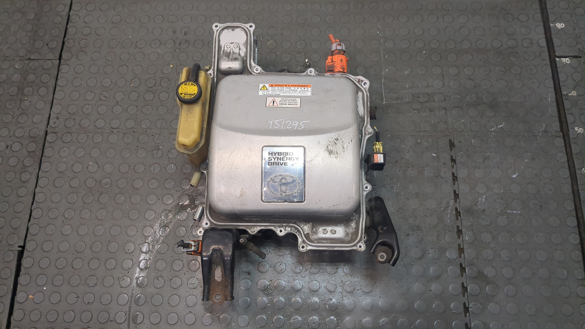 Преобразователь напряжения (адаптер)