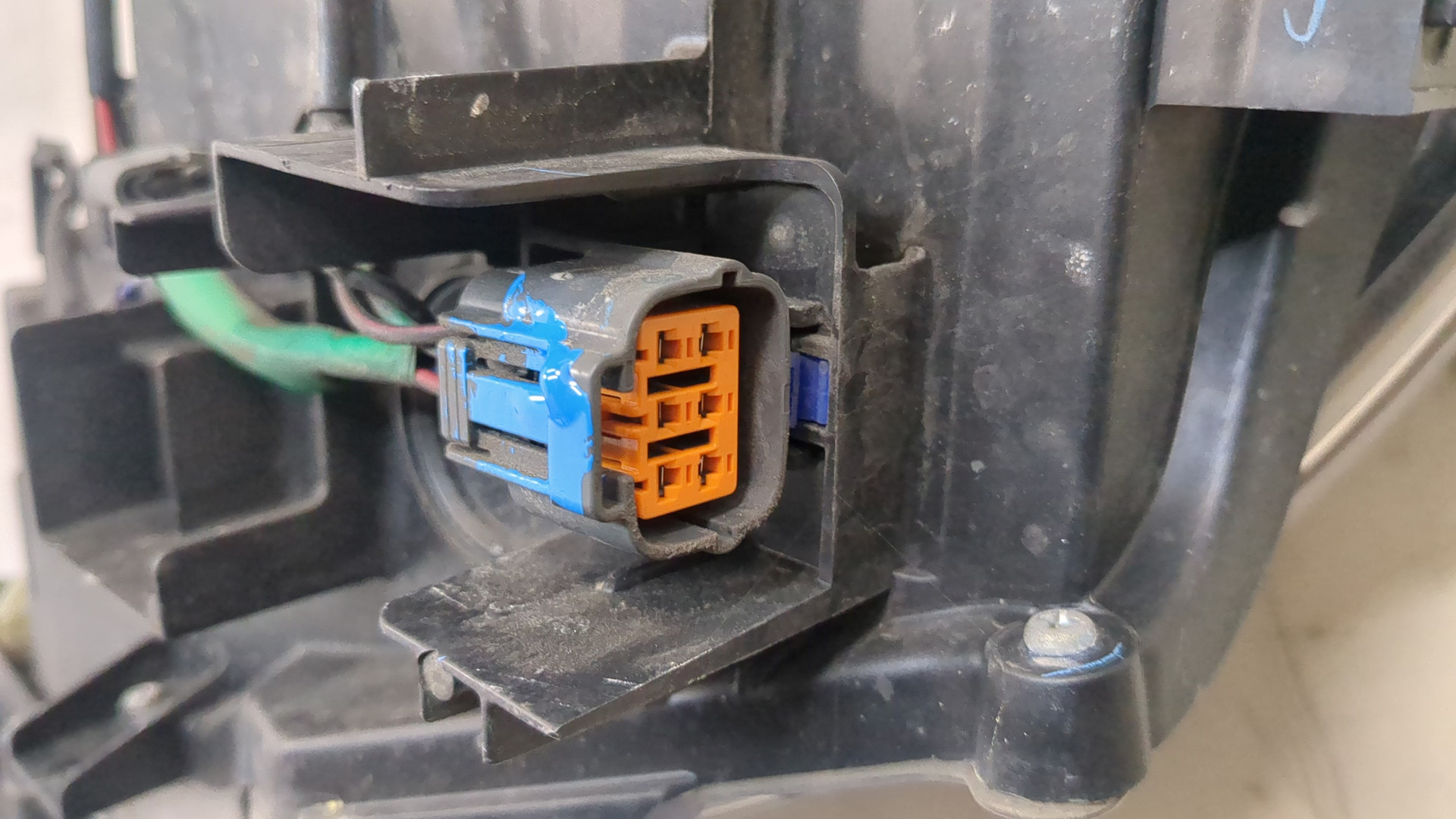 Фара правая