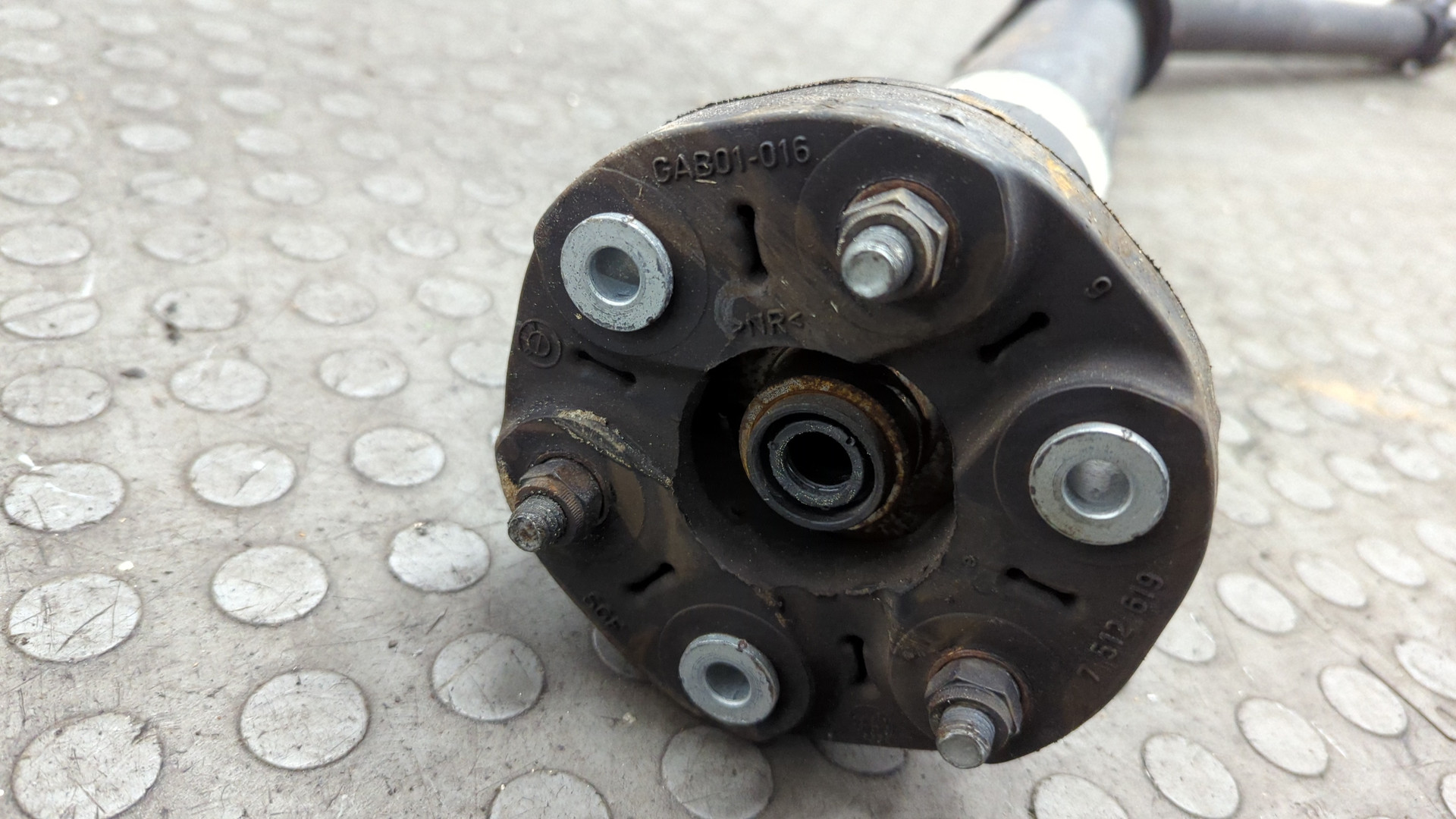 Вал карданный задний