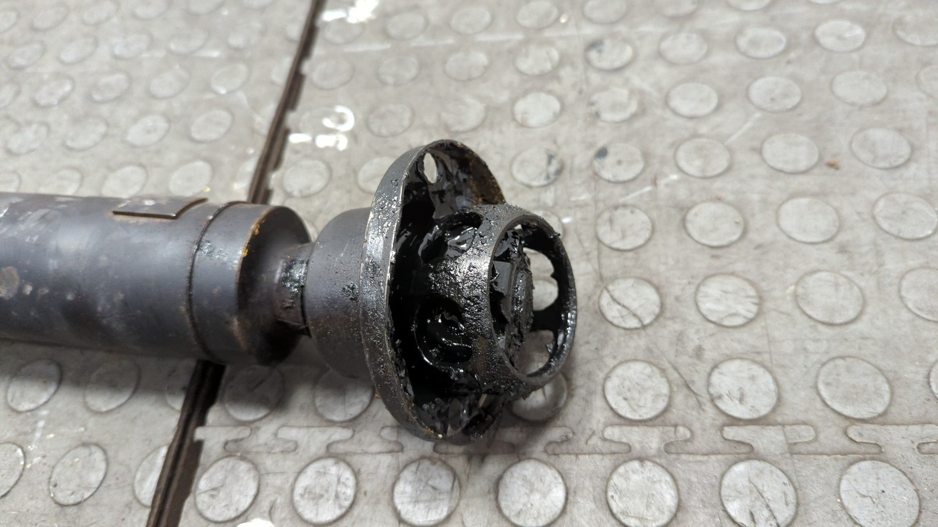 Вал карданный задний