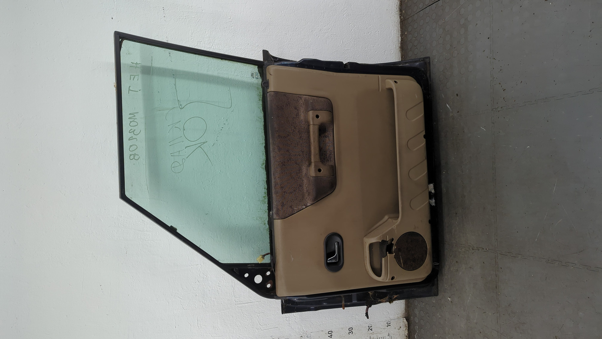 Дверь передняя правая