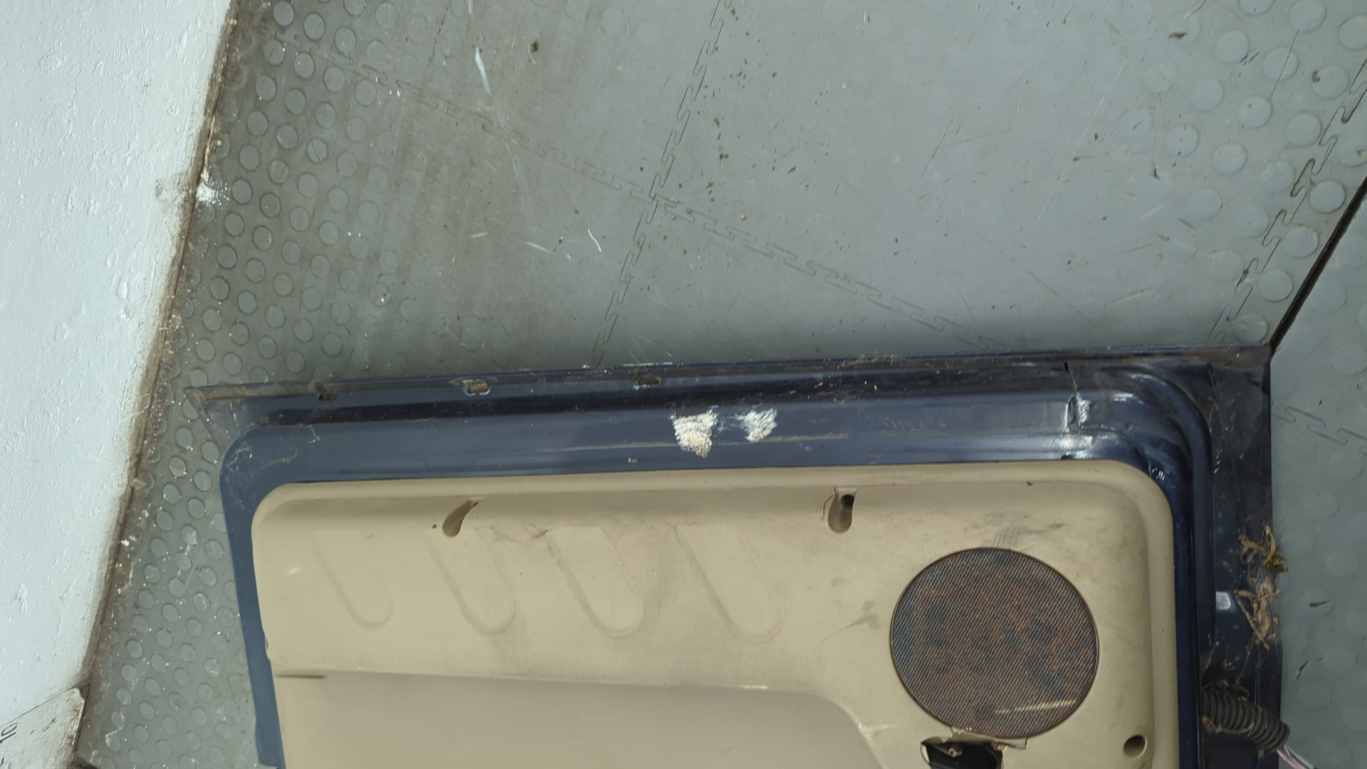 Дверь передняя правая