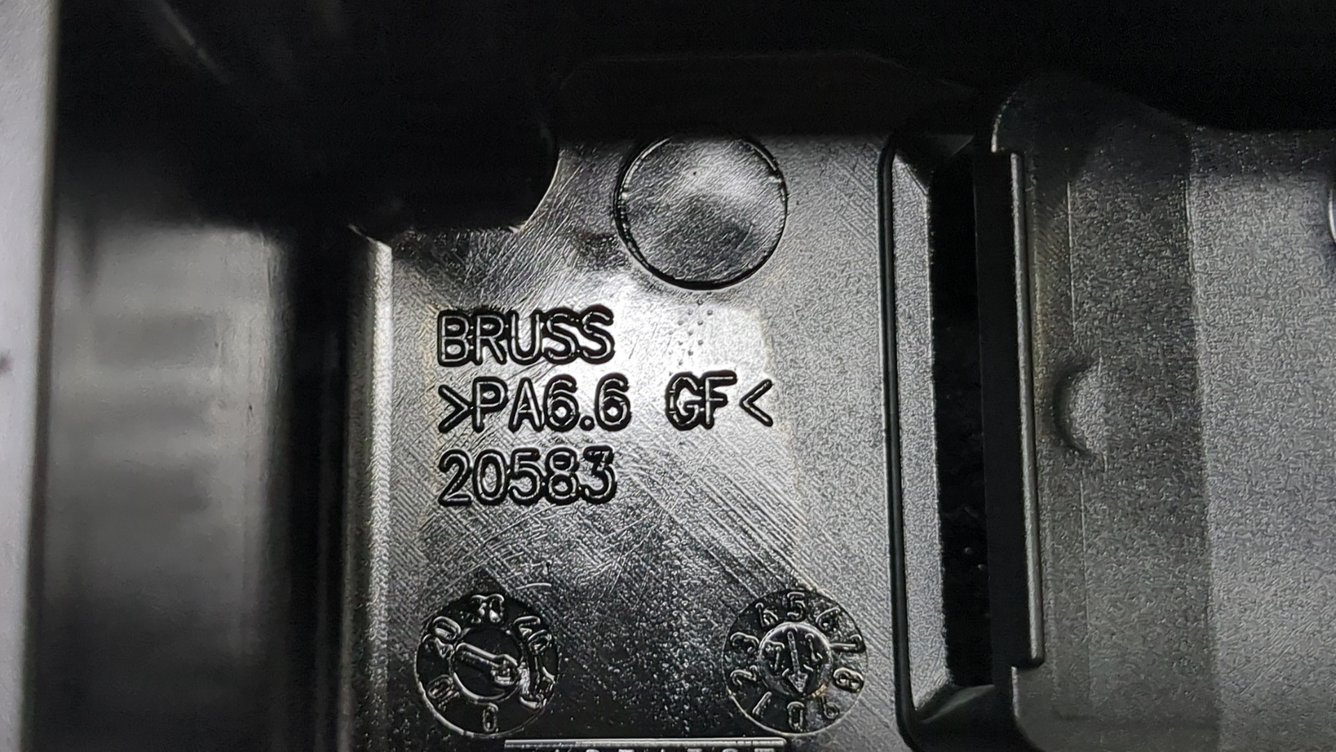 Крышка клапанная ГБЦ