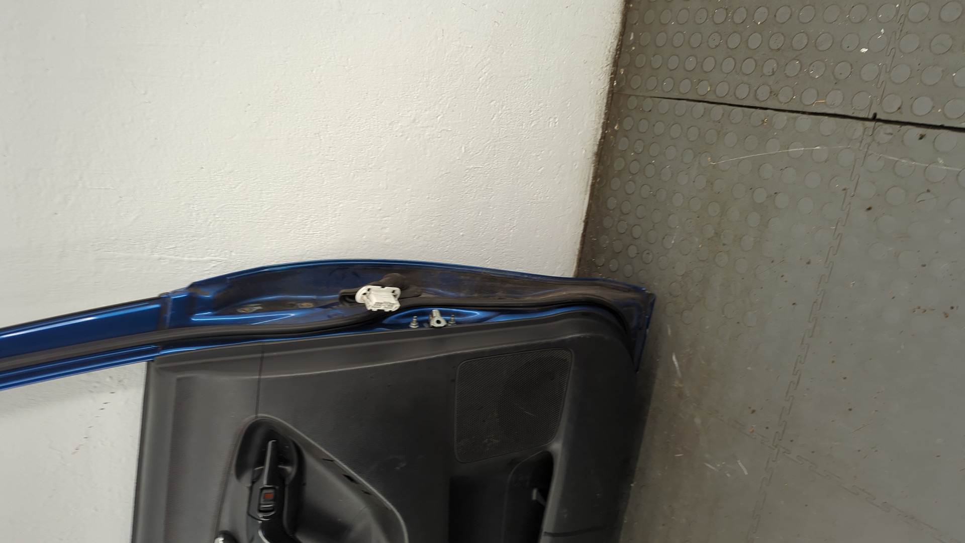 Дверь задняя левая