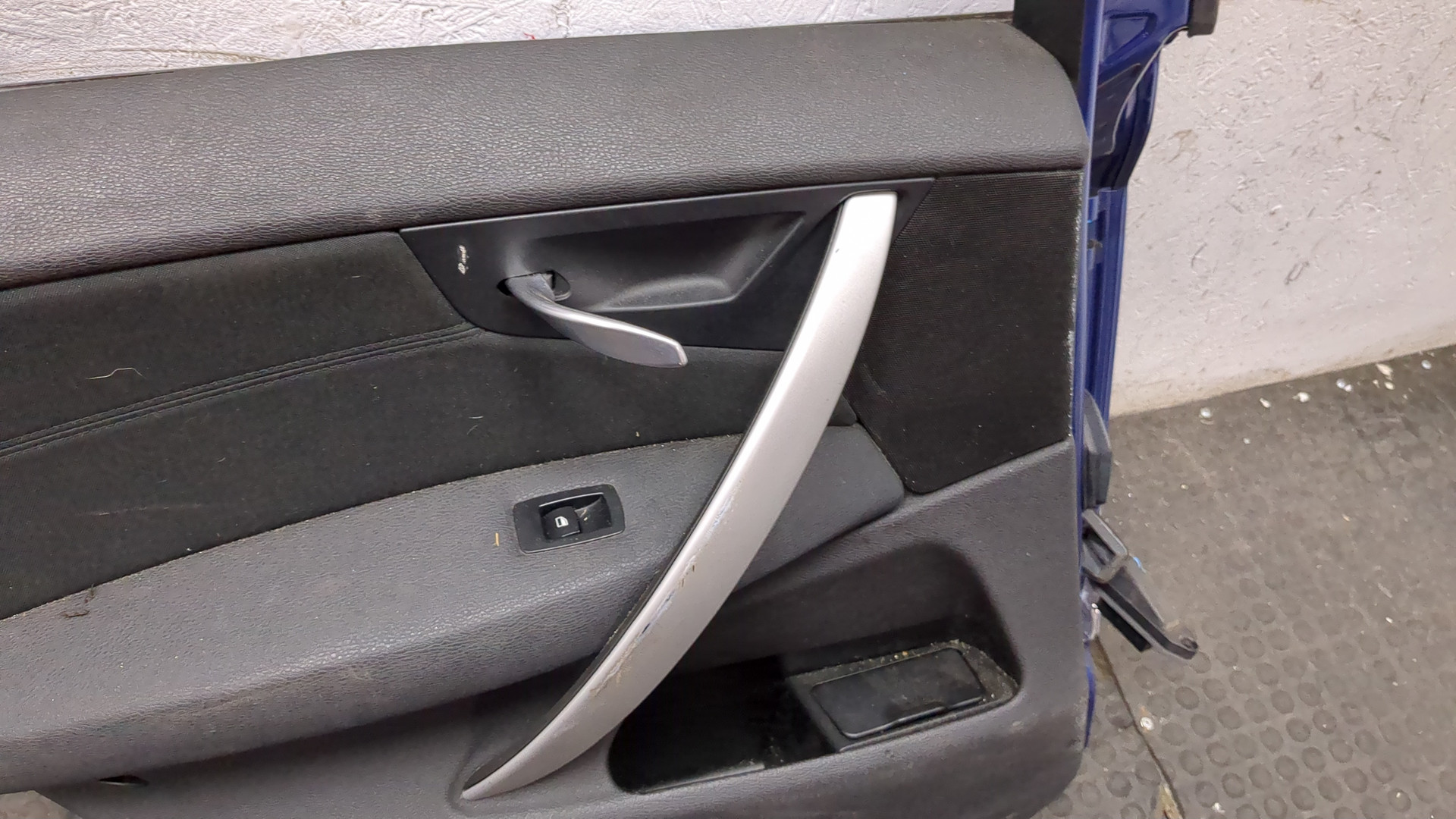 Дверь задняя левая