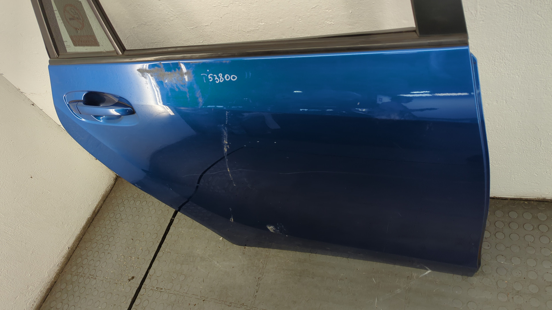 Дверь задняя правая