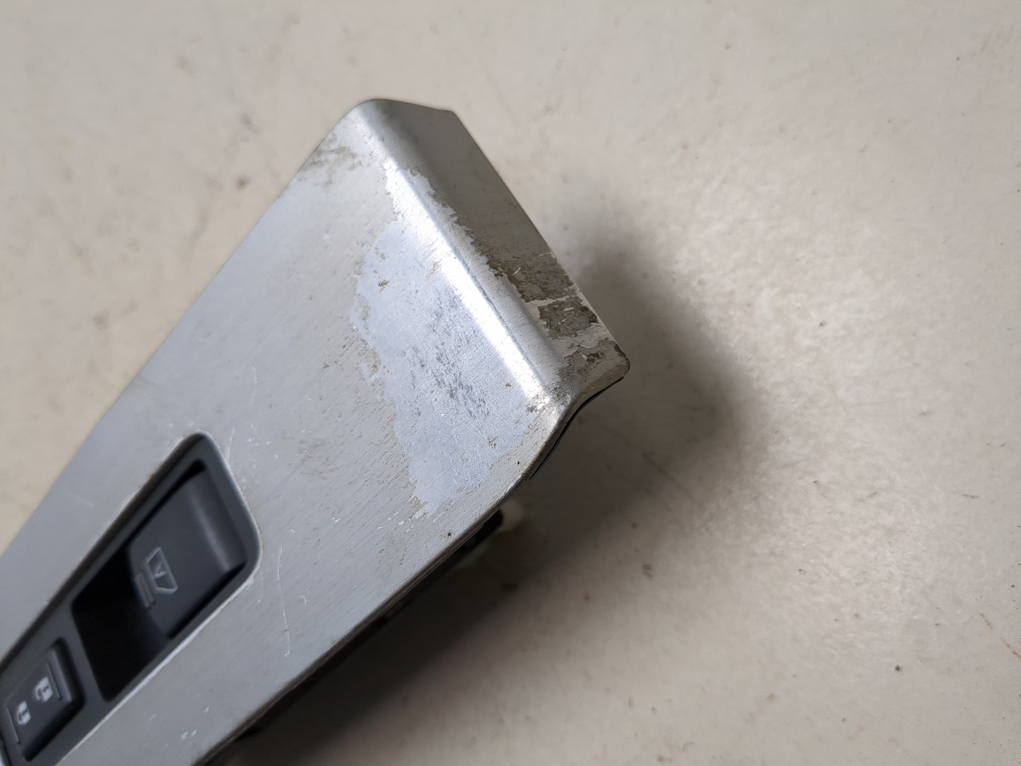 Кнопка стеклоподъемника