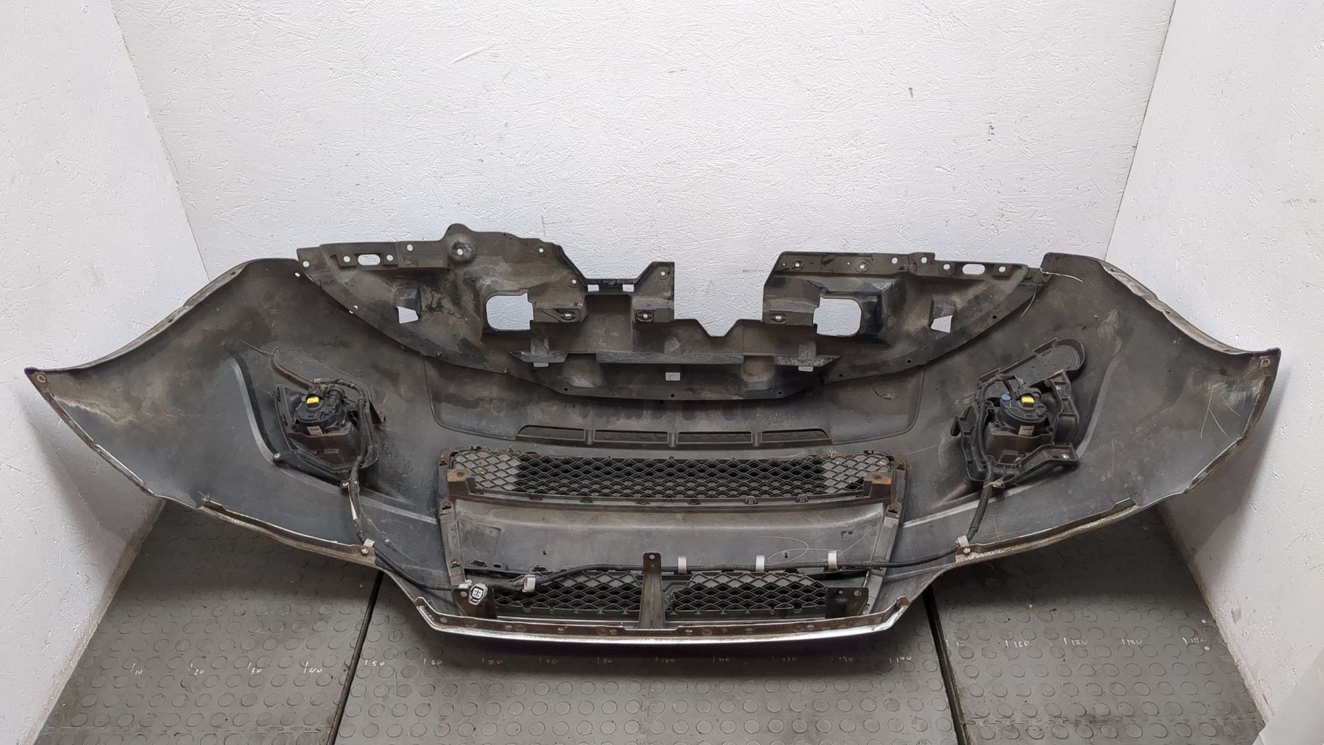 Бампер передний