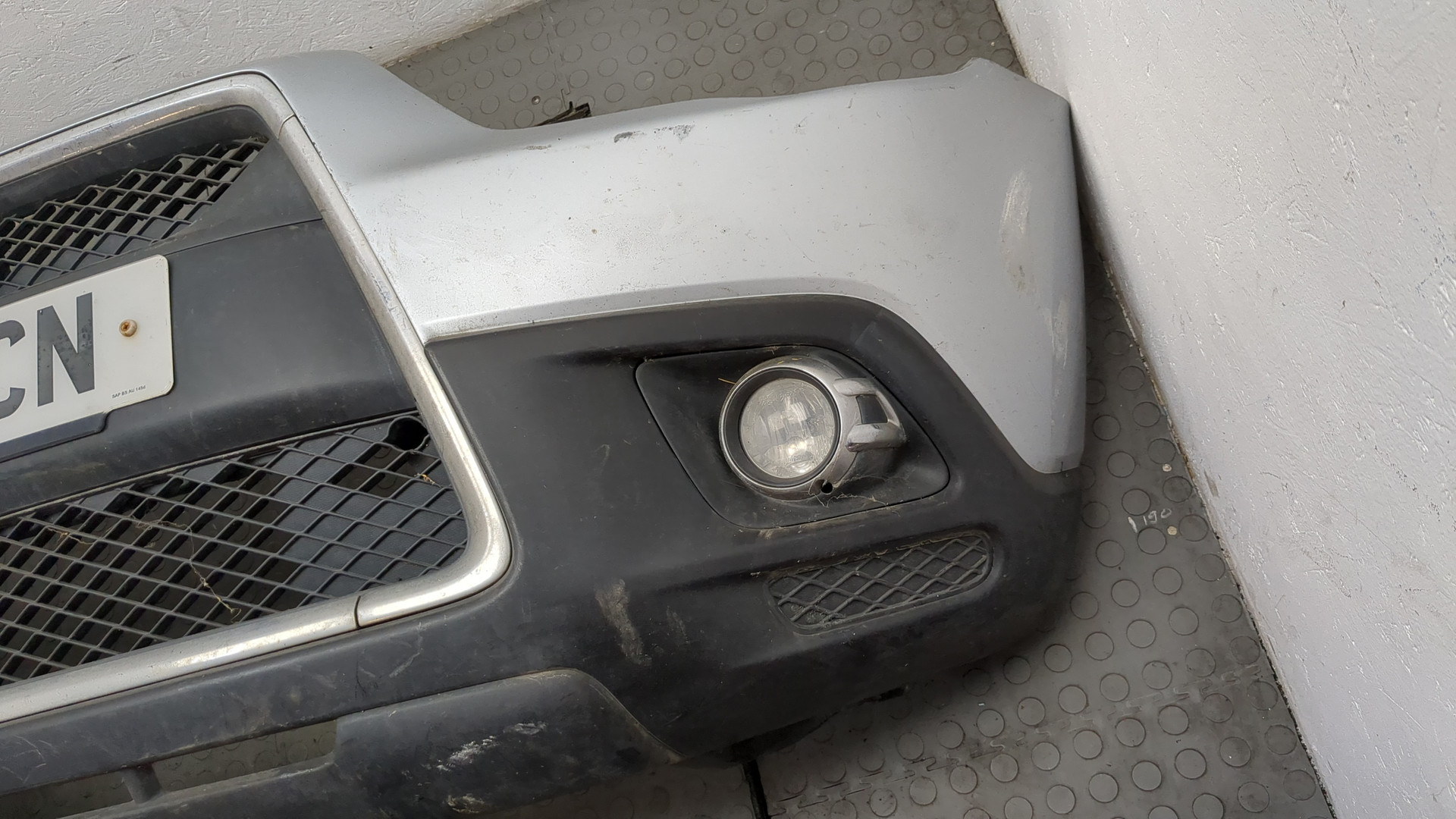 Бампер передний